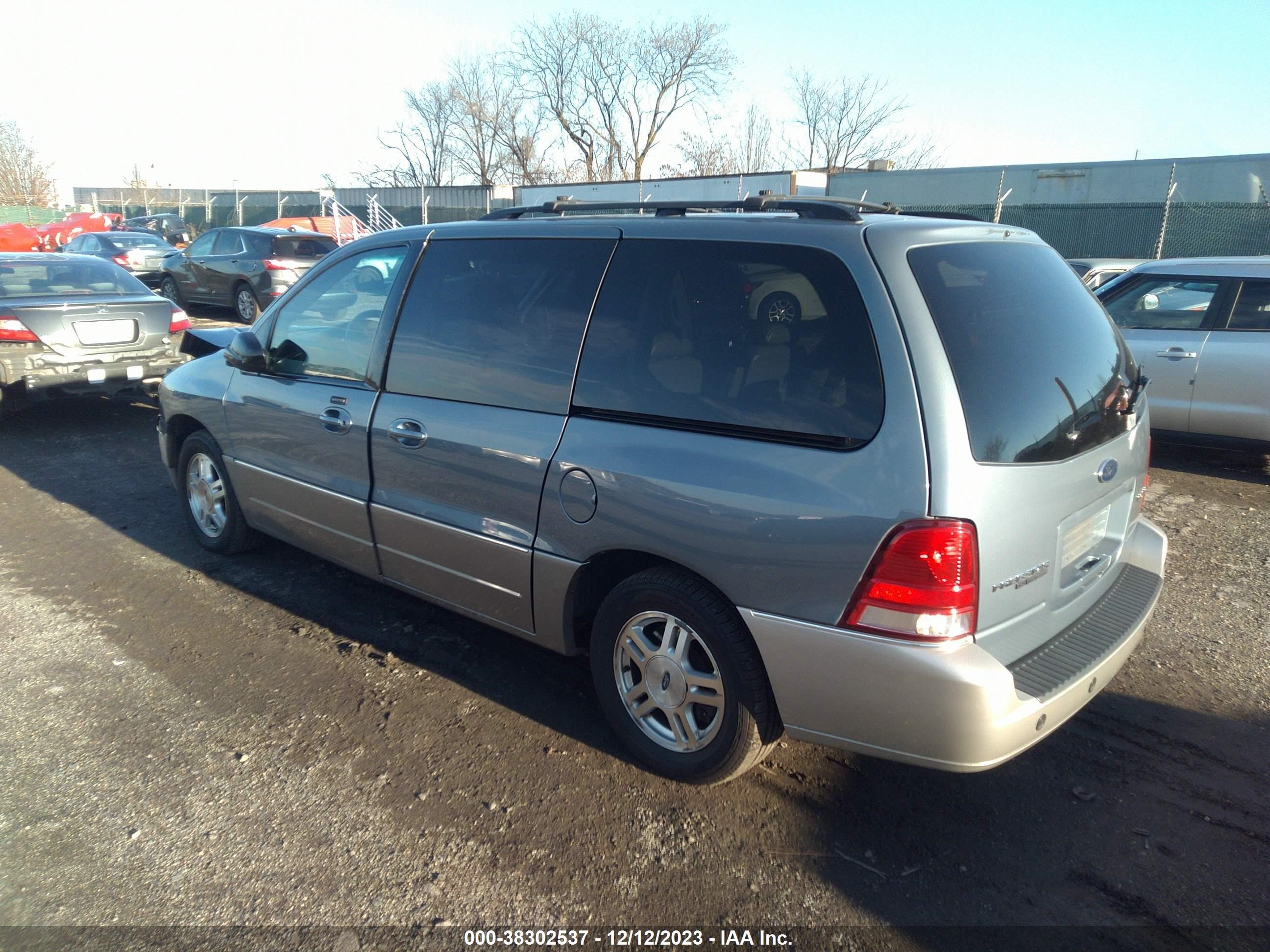 Photo 2 VIN: 2FMDA58224BB23817 - FORD FREESTAR 