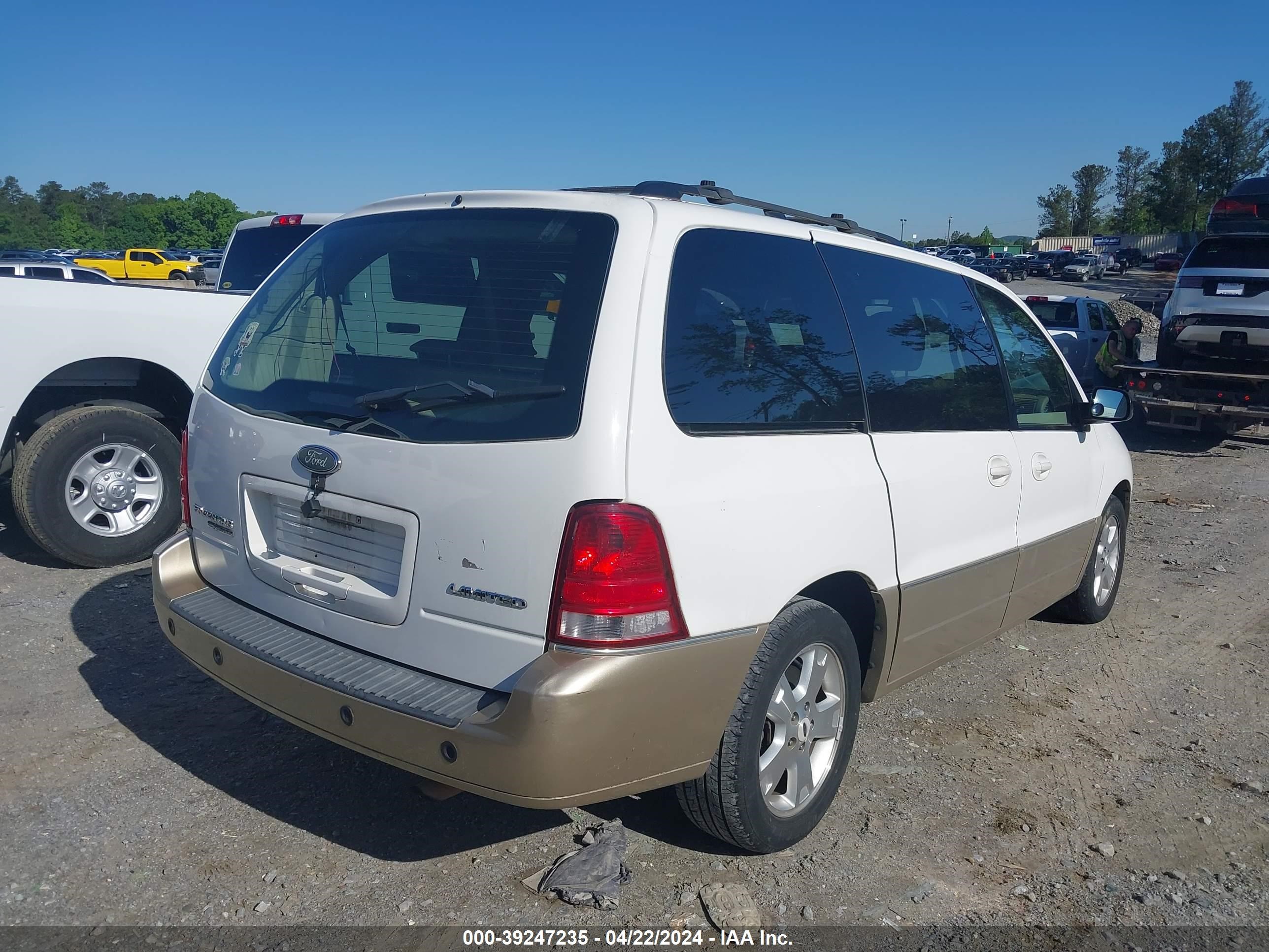 Photo 3 VIN: 2FMDA582X5BA31842 - FORD FREESTAR 