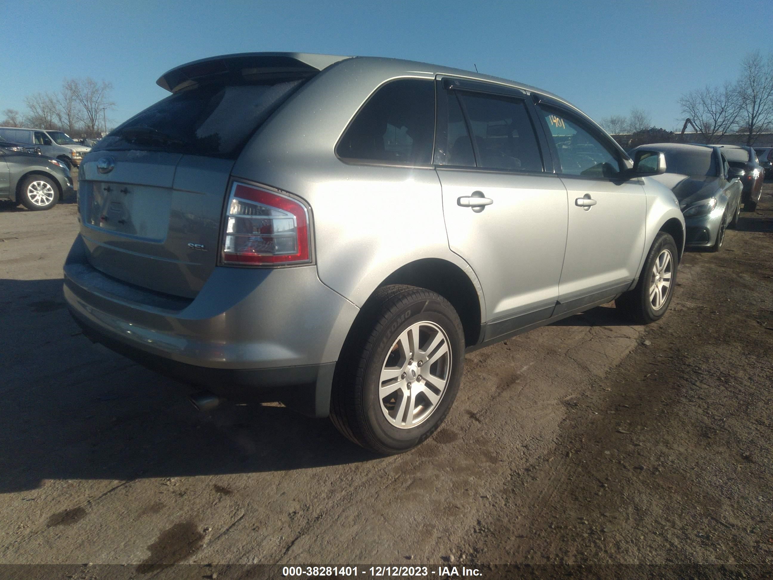 Photo 3 VIN: 2FMDK38C17BA46226 - FORD EDGE 