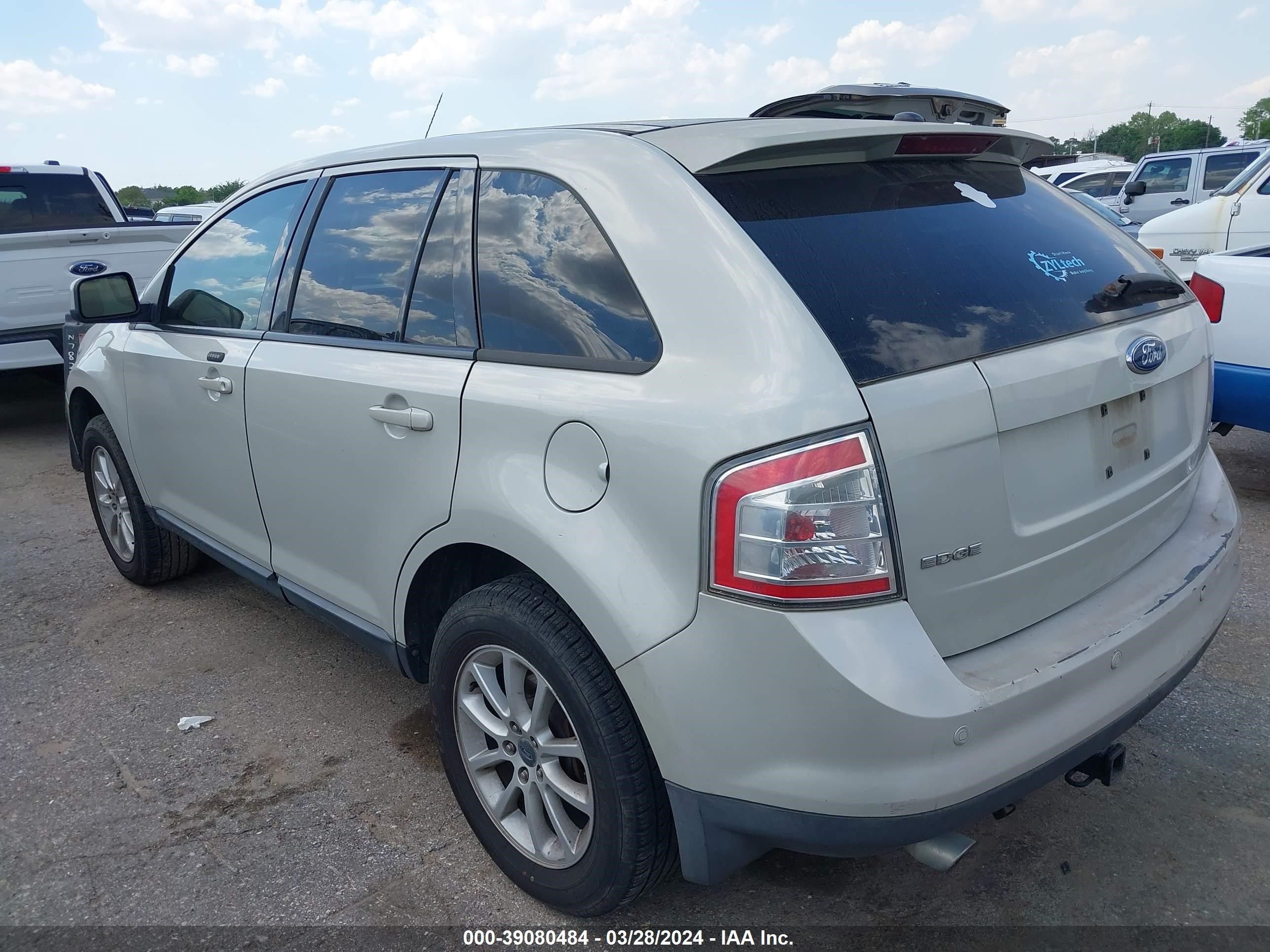 Photo 2 VIN: 2FMDK38C37BB51172 - FORD EDGE 