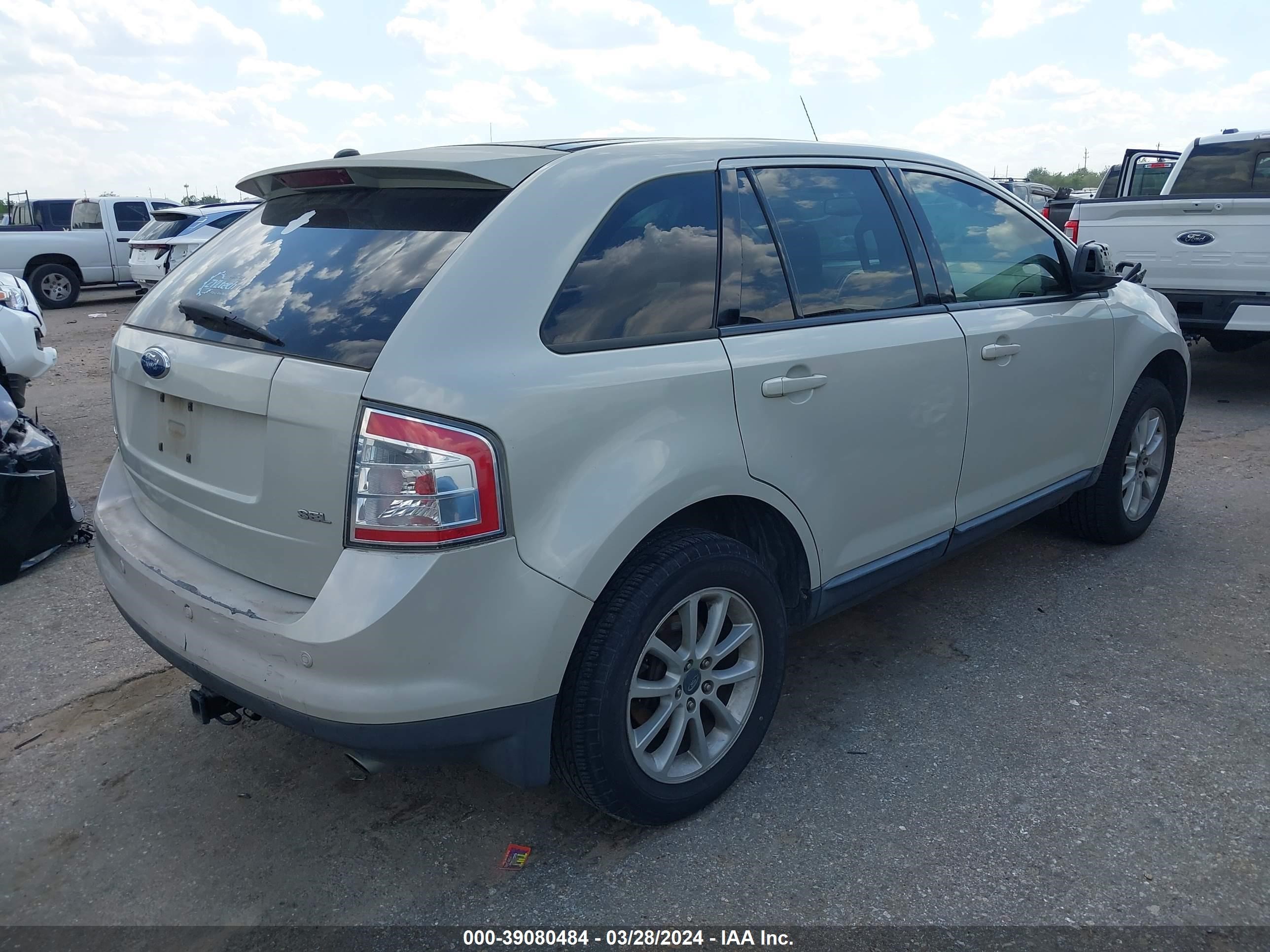 Photo 3 VIN: 2FMDK38C37BB51172 - FORD EDGE 