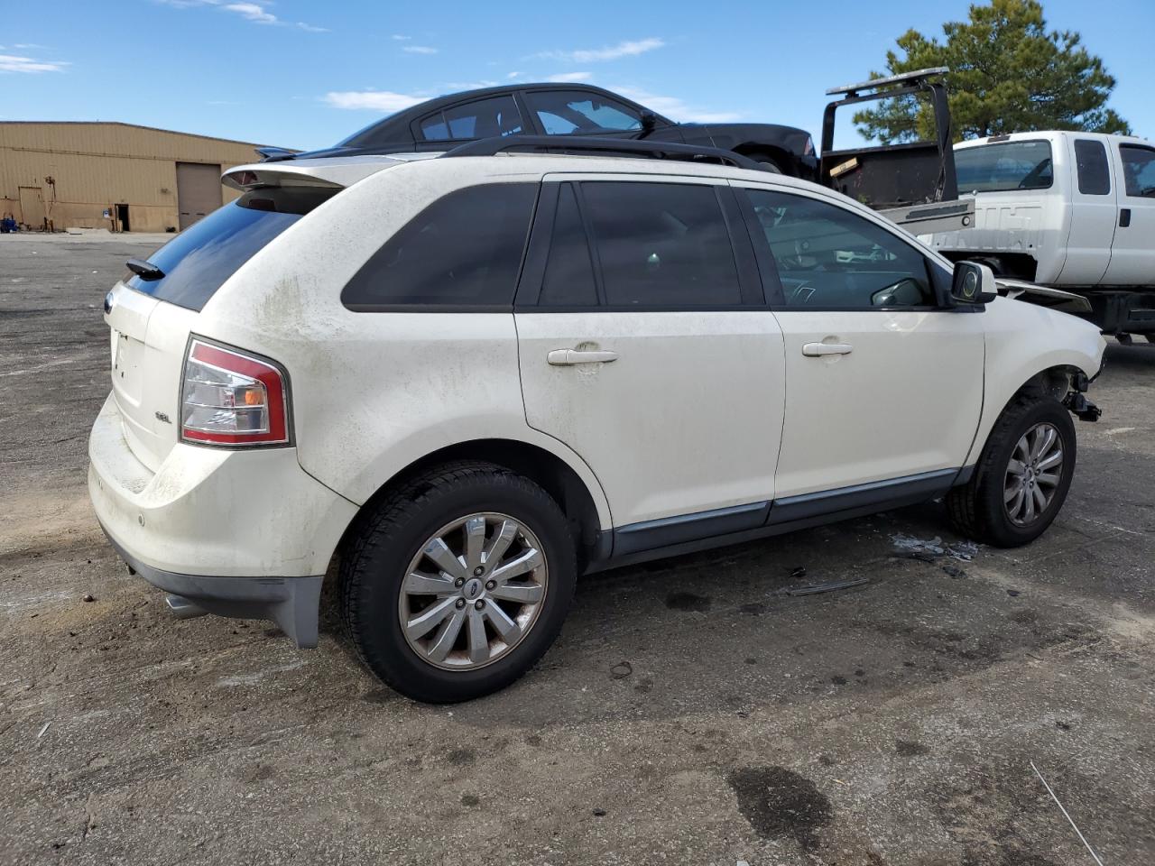 Photo 2 VIN: 2FMDK38C48BB40733 - FORD EDGE 