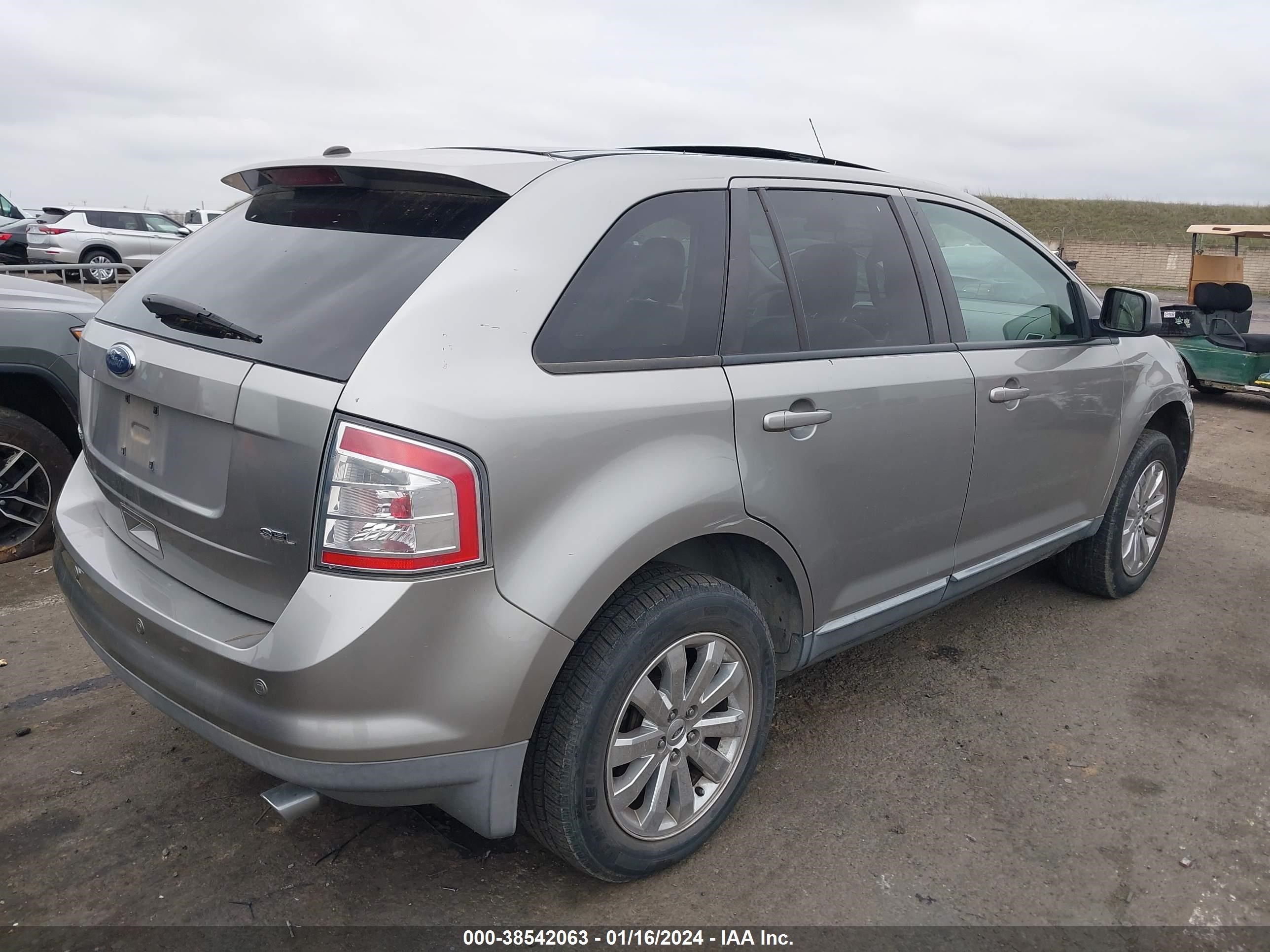 Photo 3 VIN: 2FMDK38C48BB46693 - FORD EDGE 