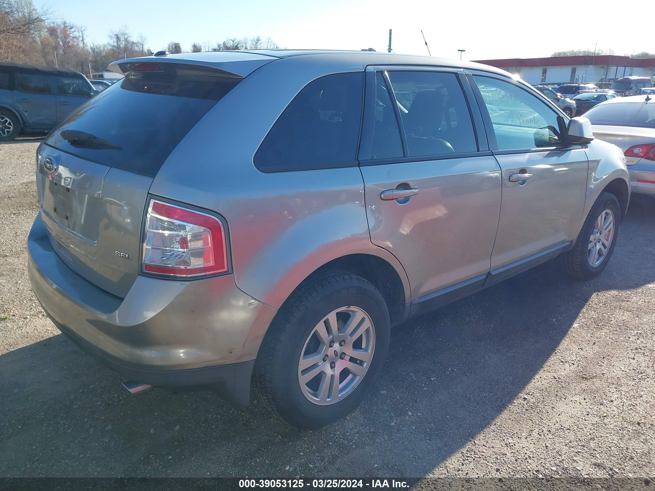 Photo 3 VIN: 2FMDK38C68BA77604 - FORD EDGE 