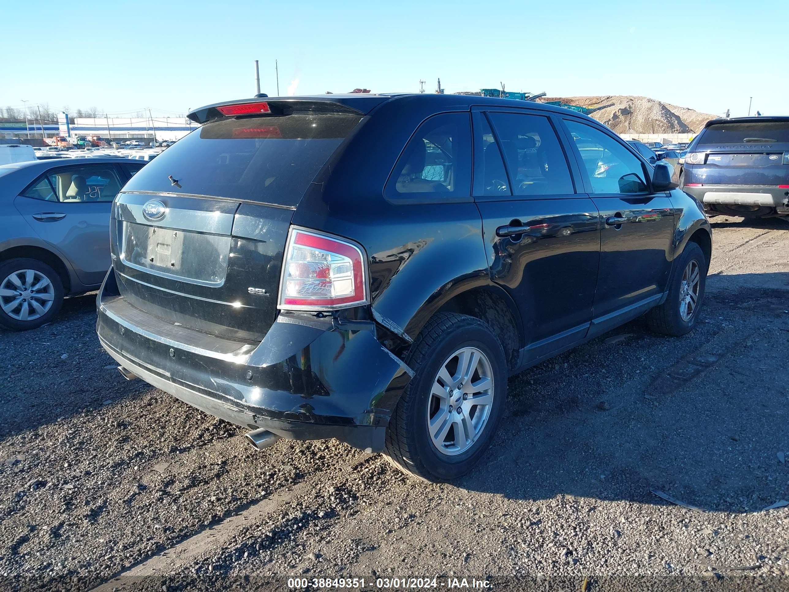 Photo 3 VIN: 2FMDK38C77BB70551 - FORD EDGE 