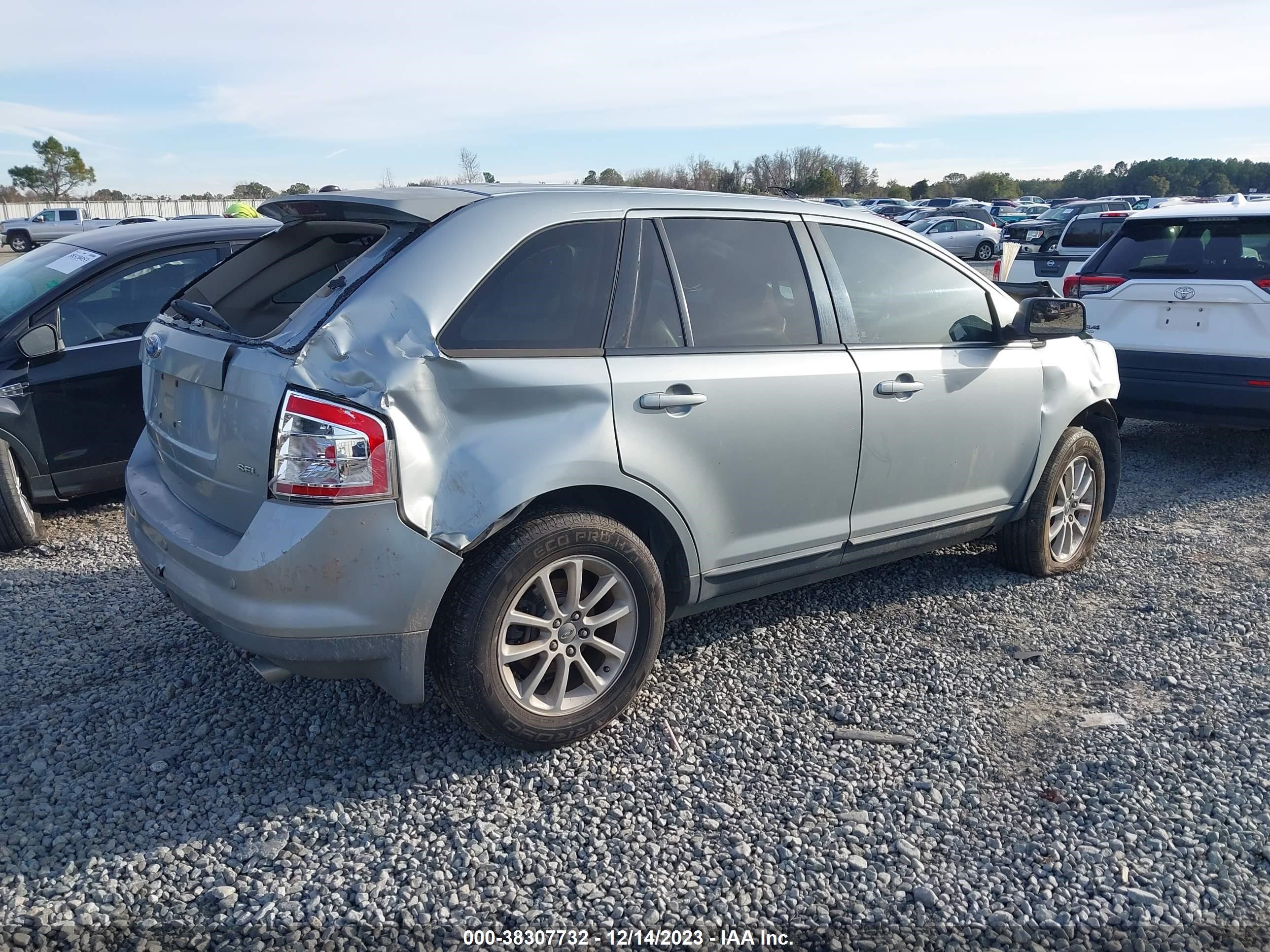 Photo 3 VIN: 2FMDK38C87BA50161 - FORD EDGE 