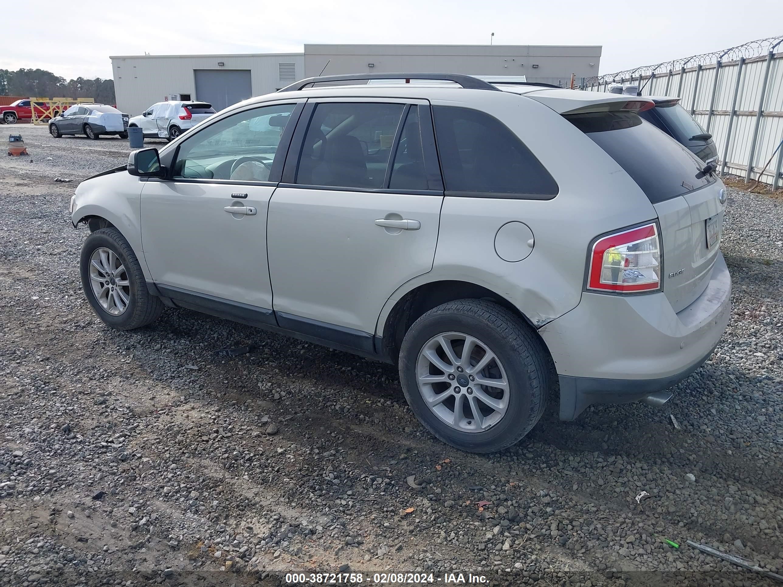 Photo 2 VIN: 2FMDK38C87BB02940 - FORD EDGE 