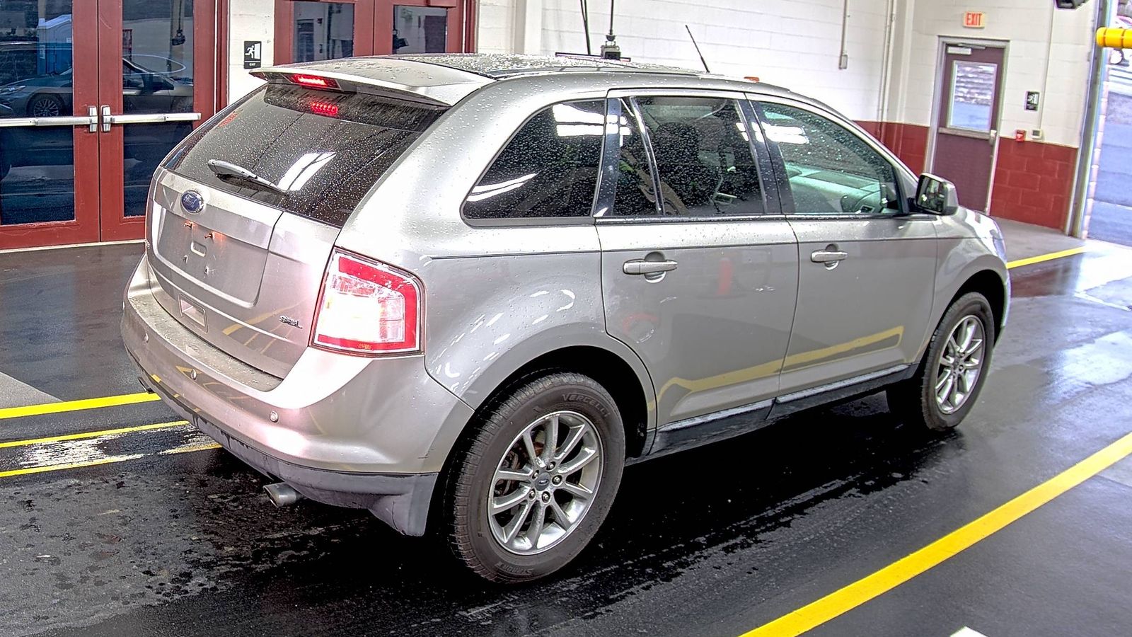 Photo 3 VIN: 2FMDK38C88BA34964 - FORD EDGE FWD 