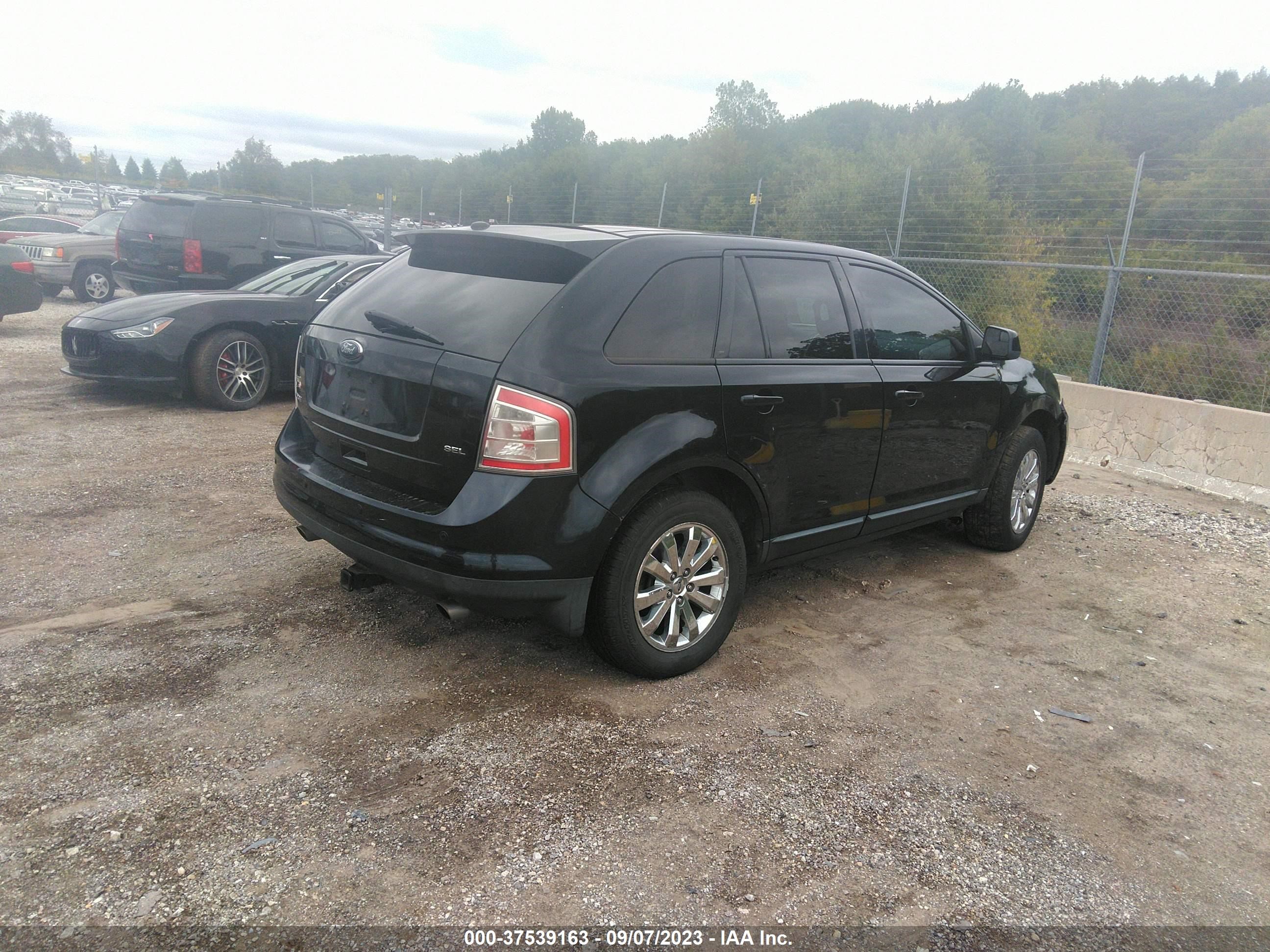 Photo 3 VIN: 2FMDK38CX9BA84864 - FORD EDGE 