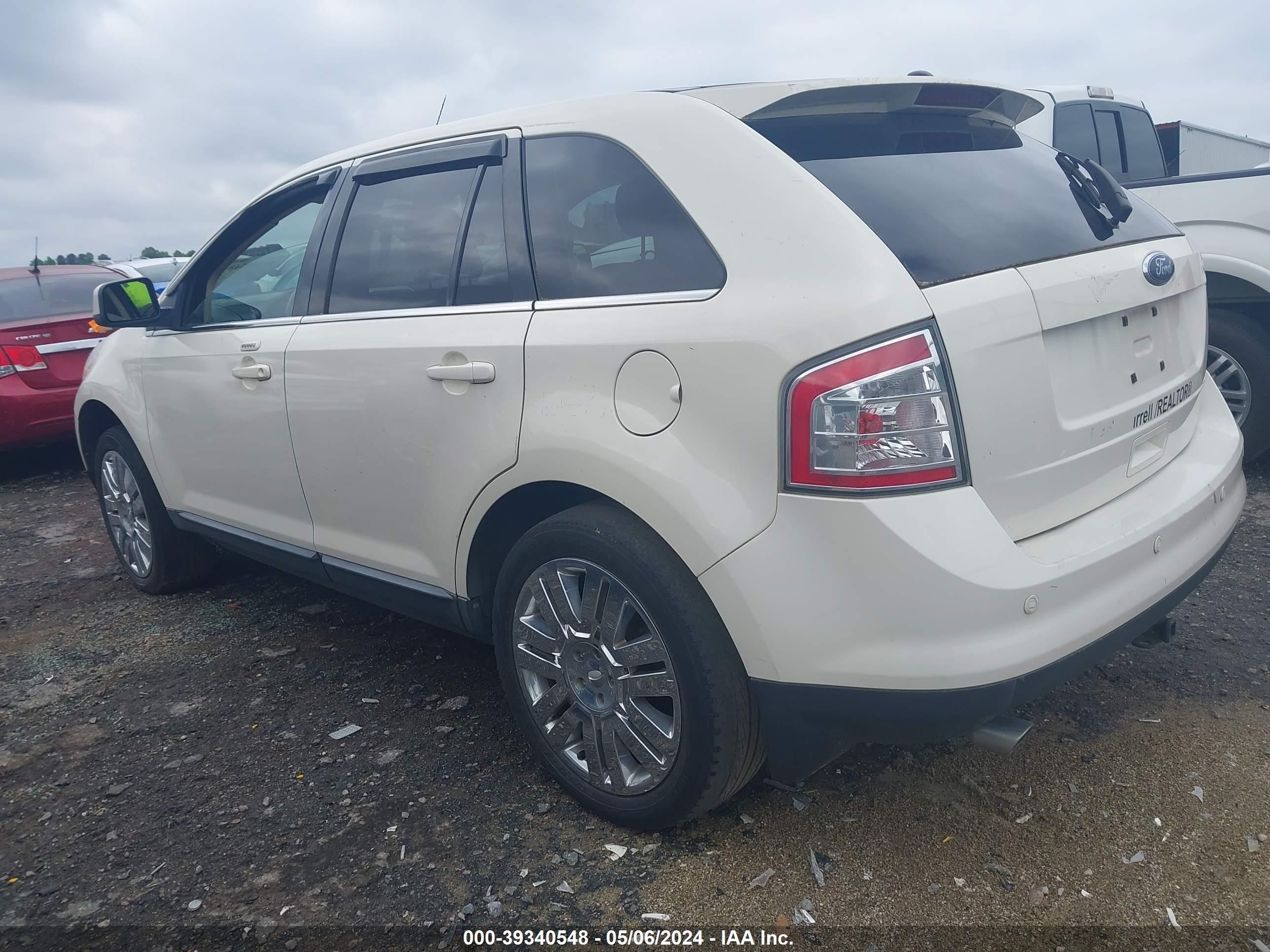 Photo 2 VIN: 2FMDK39C38BB11271 - FORD EDGE 