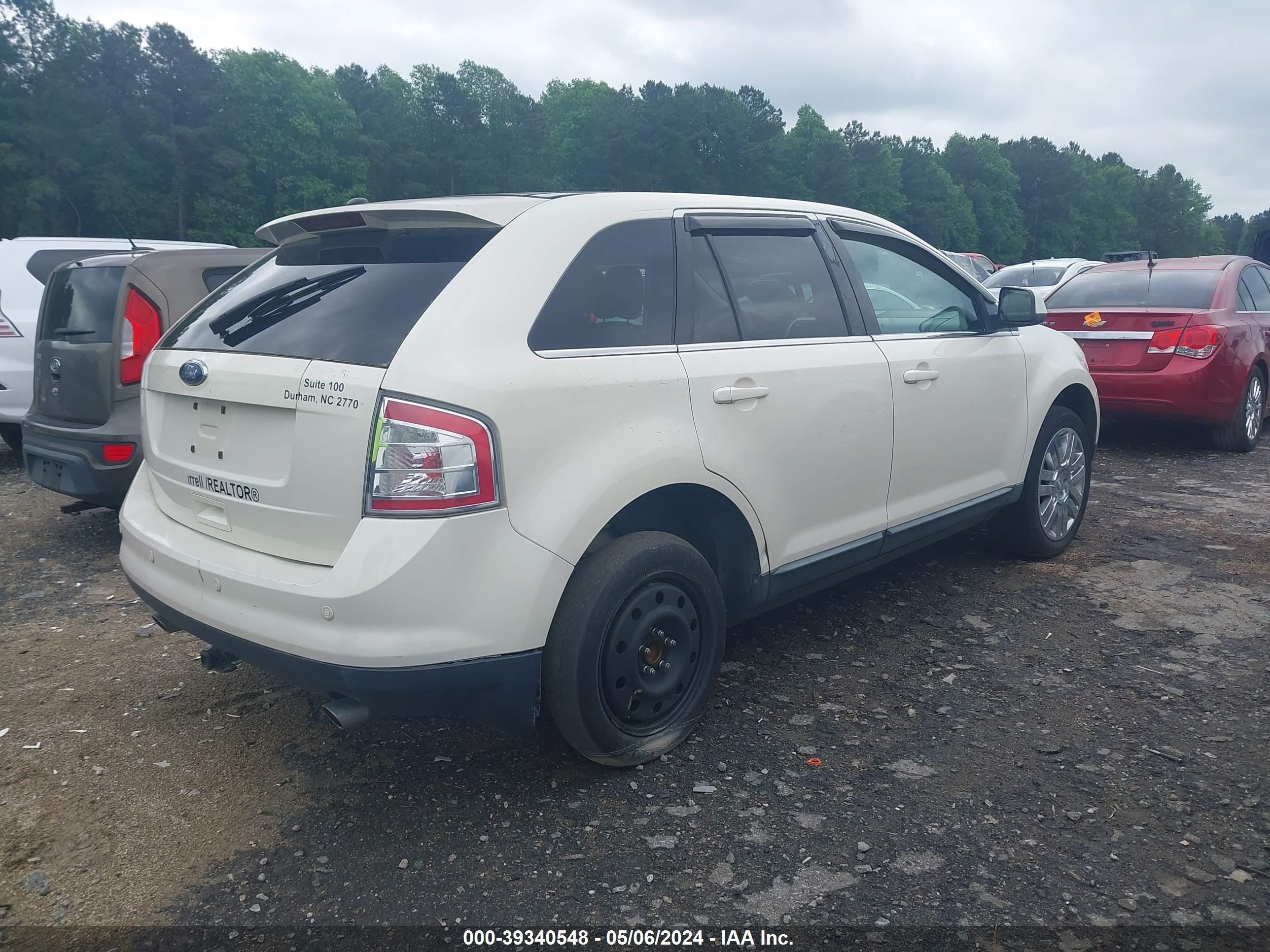 Photo 3 VIN: 2FMDK39C38BB11271 - FORD EDGE 