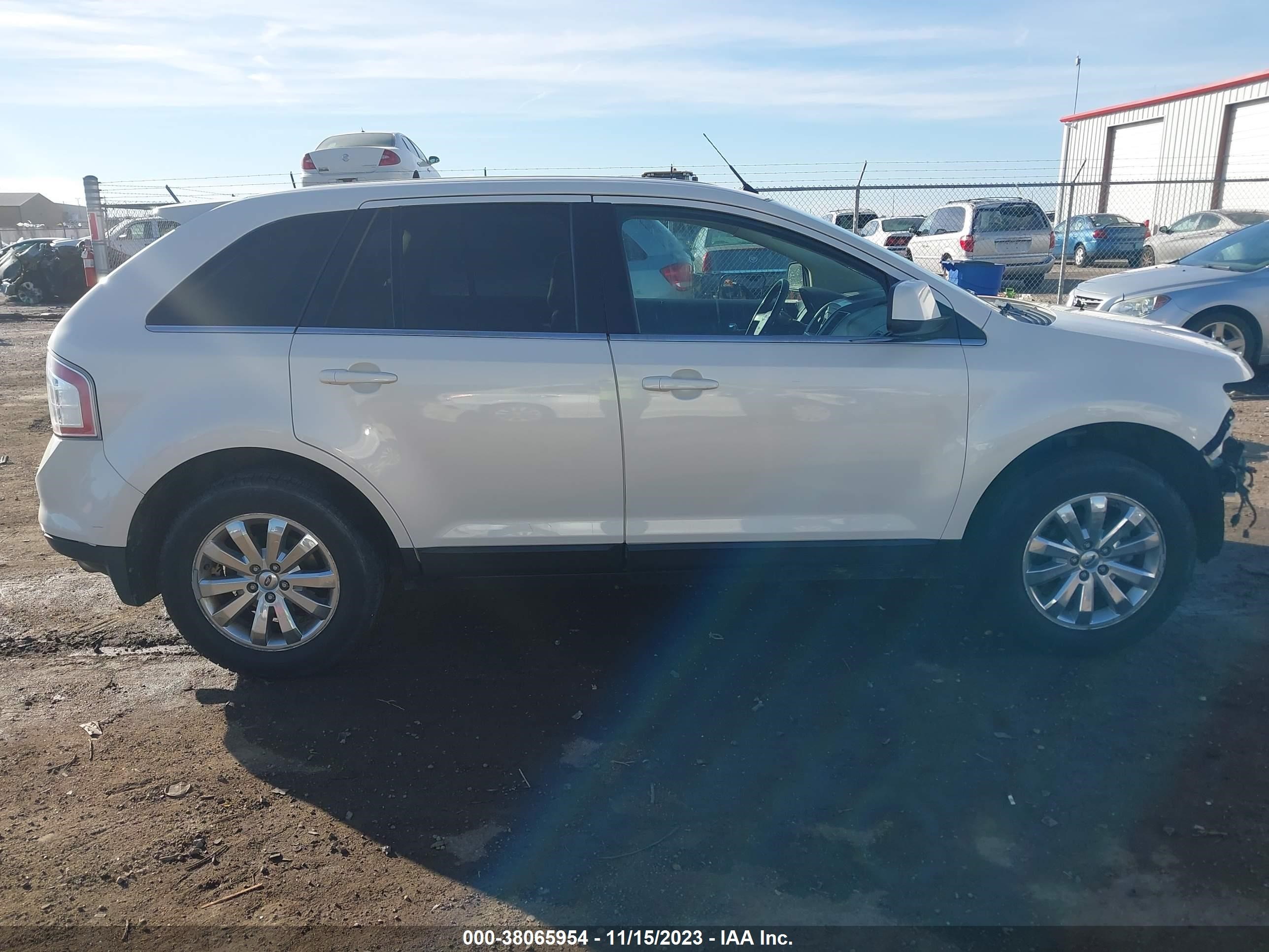 Photo 13 VIN: 2FMDK39C68BA82686 - FORD EDGE 