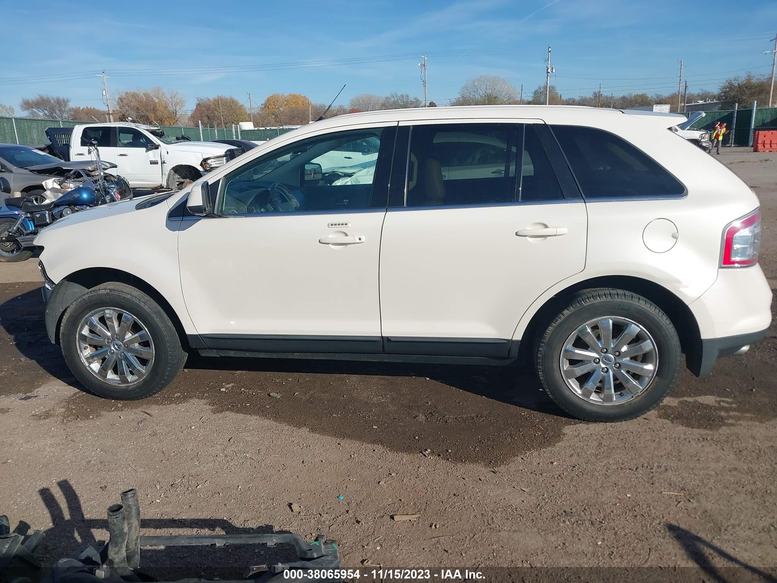 Photo 14 VIN: 2FMDK39C68BA82686 - FORD EDGE 