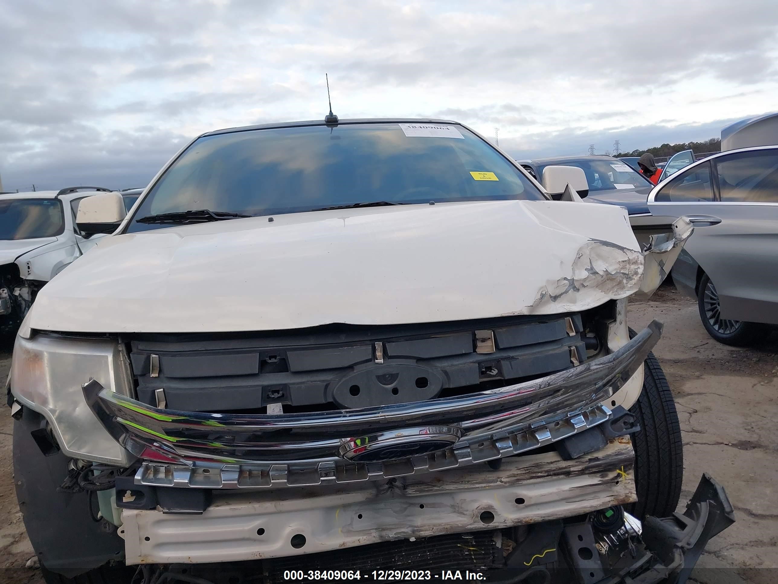 Photo 11 VIN: 2FMDK39CX8BA82383 - FORD EDGE 