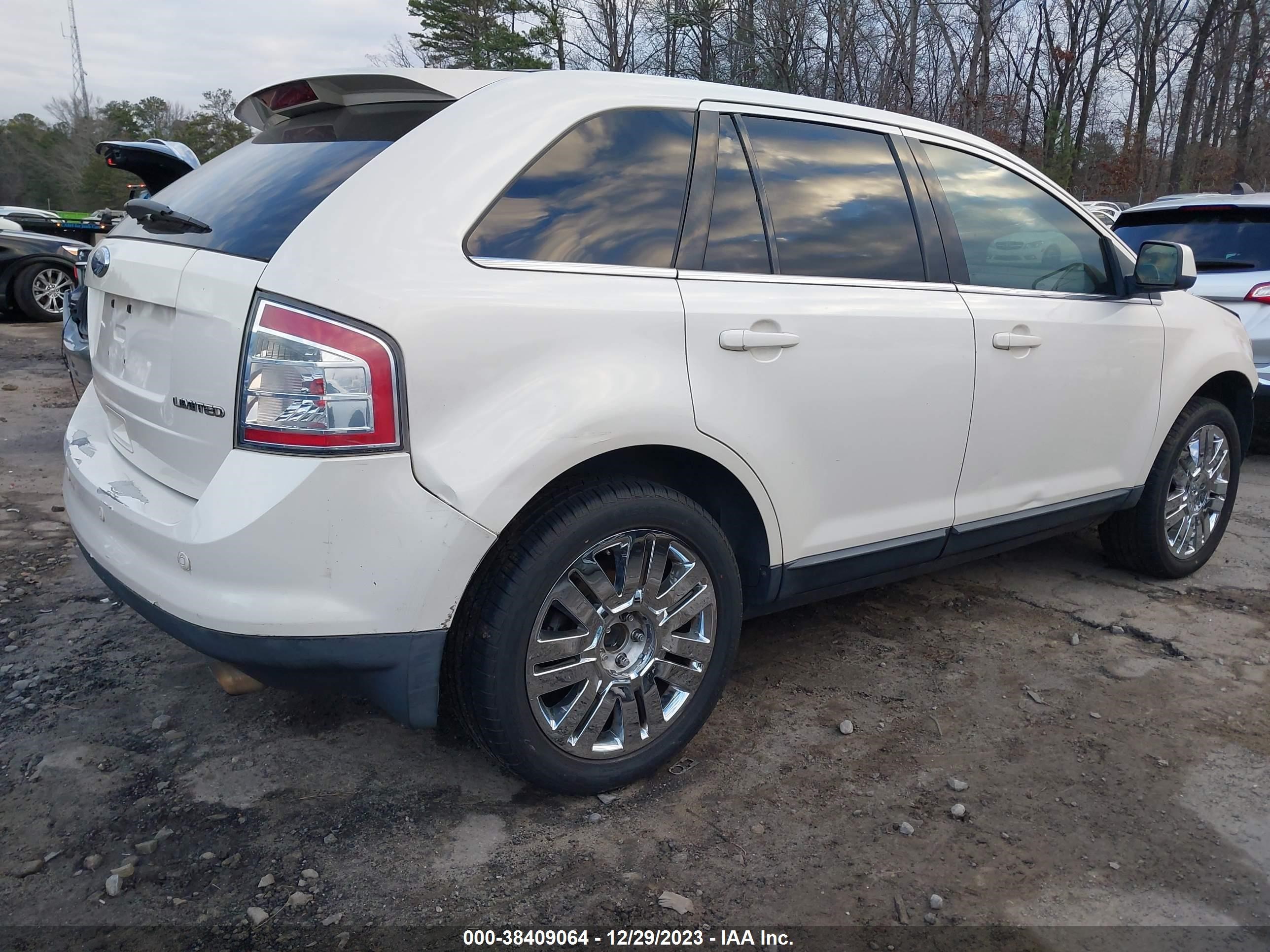 Photo 3 VIN: 2FMDK39CX8BA82383 - FORD EDGE 