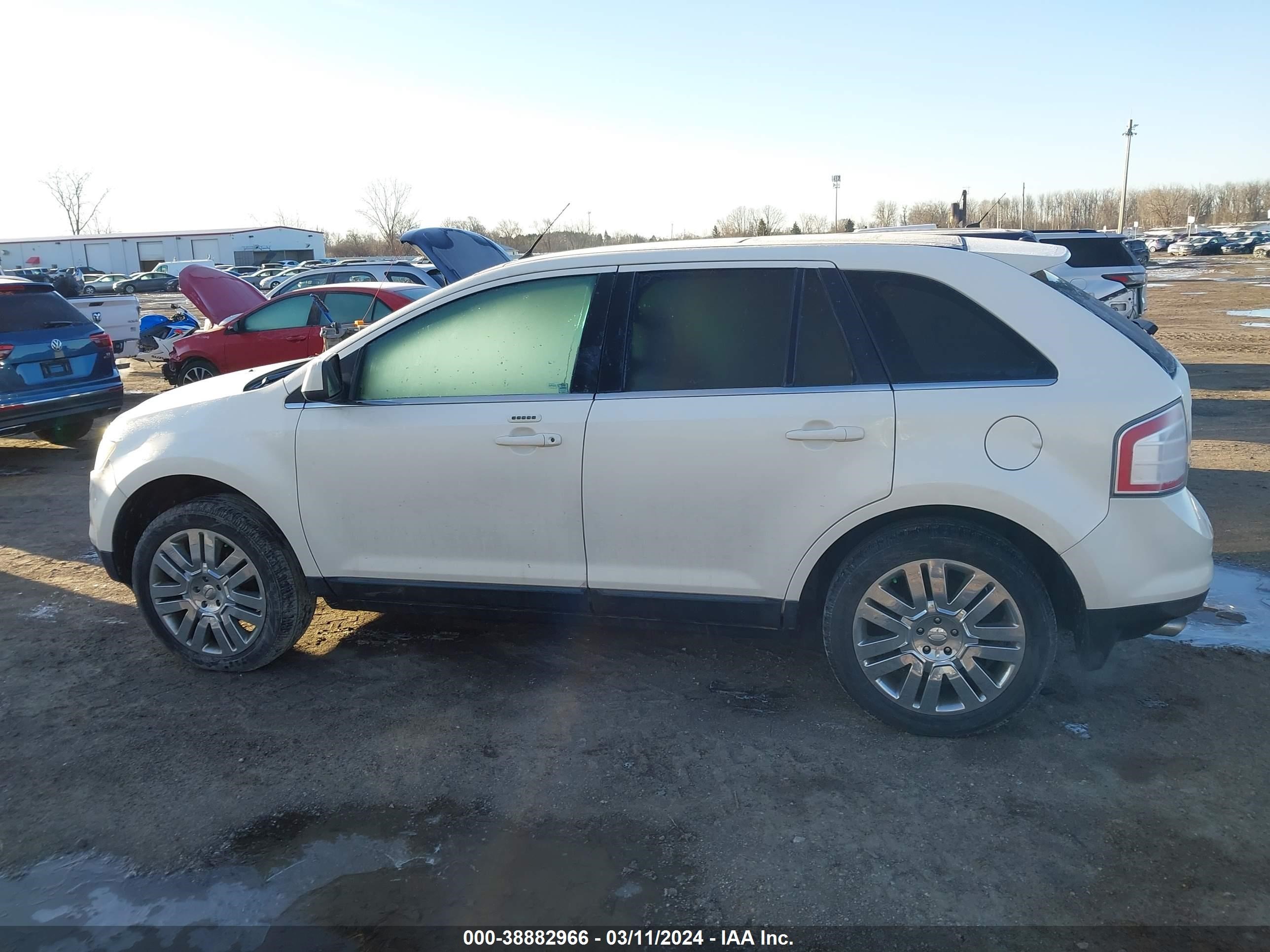 Photo 13 VIN: 2FMDK39CX8BA98096 - FORD EDGE 