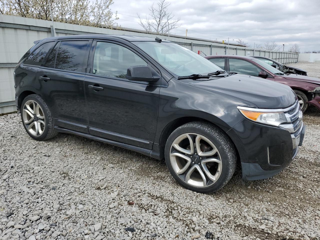 Photo 3 VIN: 2FMDK3AK4BBA45470 - FORD EDGE 