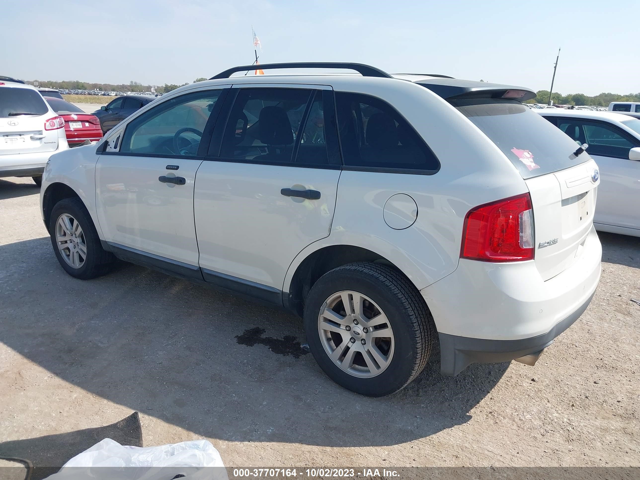 Photo 2 VIN: 2FMDK3GC4BBB29644 - FORD EDGE 