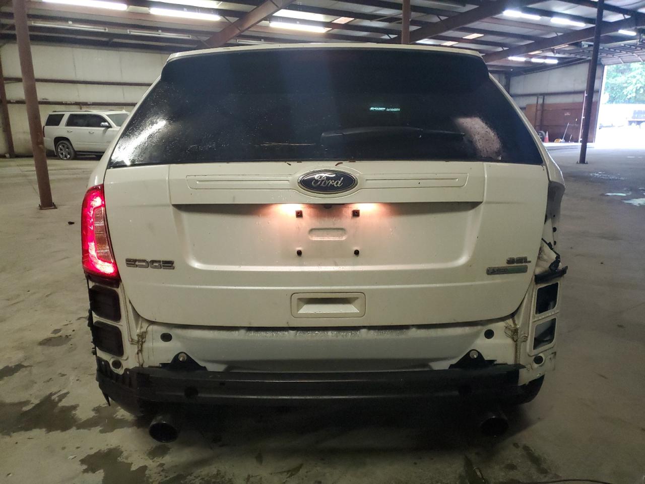 Photo 5 VIN: 2FMDK3J95DBC32524 - FORD EDGE 