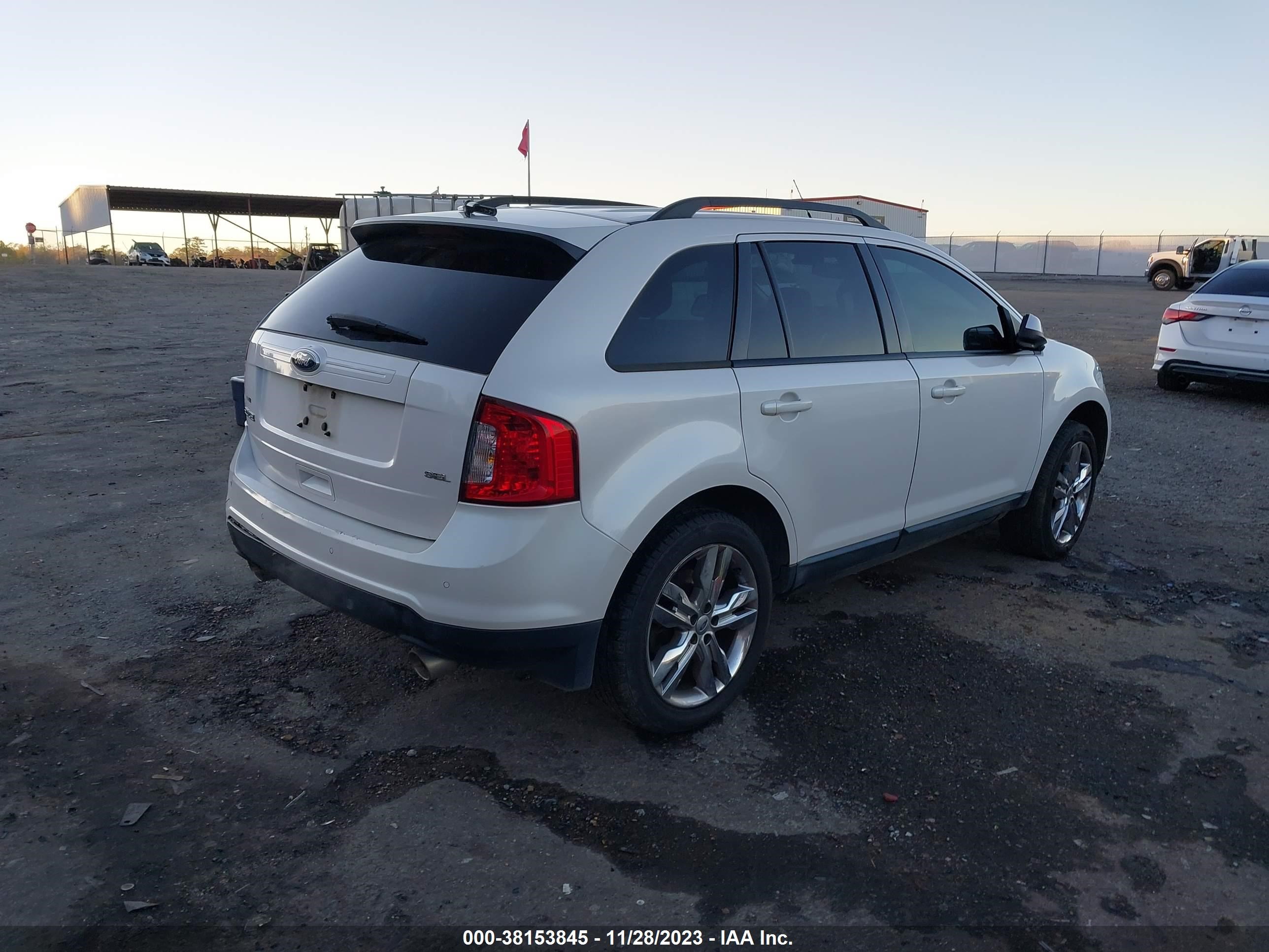 Photo 3 VIN: 2FMDK3JC2CBA36180 - FORD EDGE 