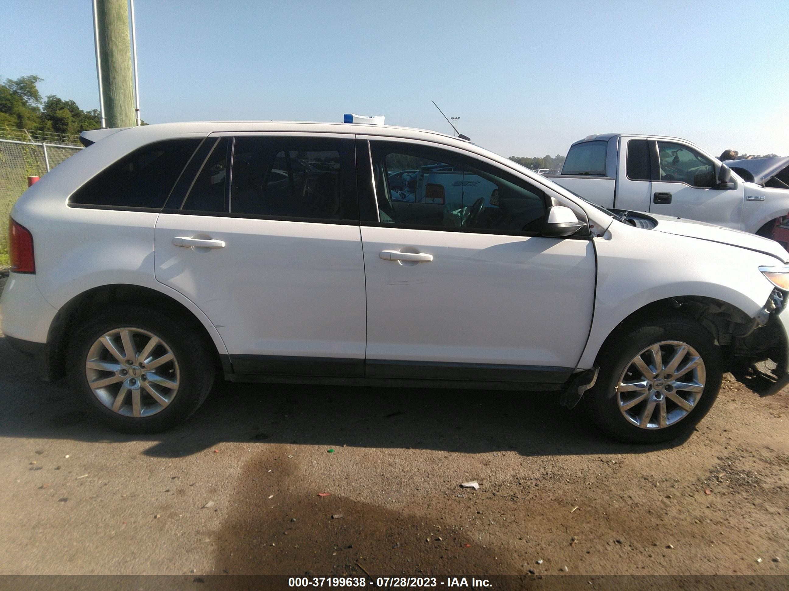 Photo 12 VIN: 2FMDK3JC2EBB27887 - FORD EDGE 