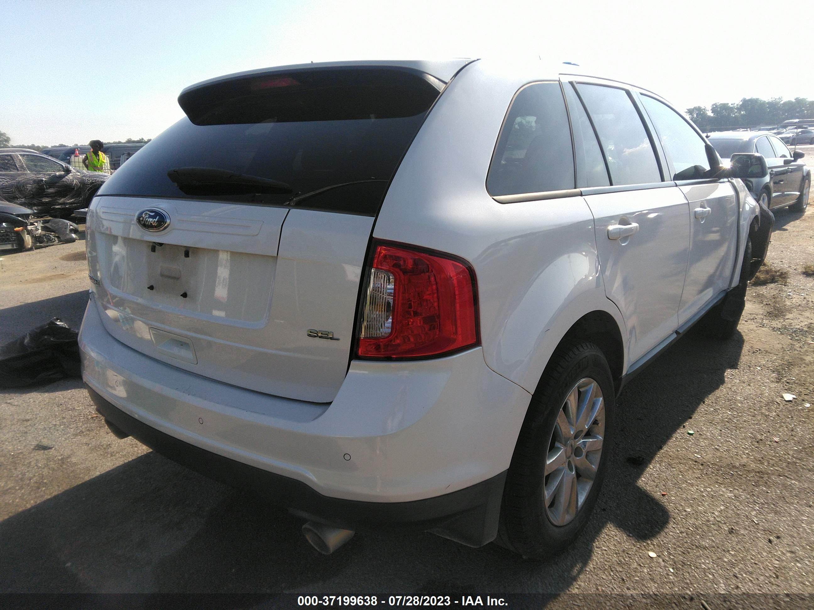 Photo 3 VIN: 2FMDK3JC2EBB27887 - FORD EDGE 