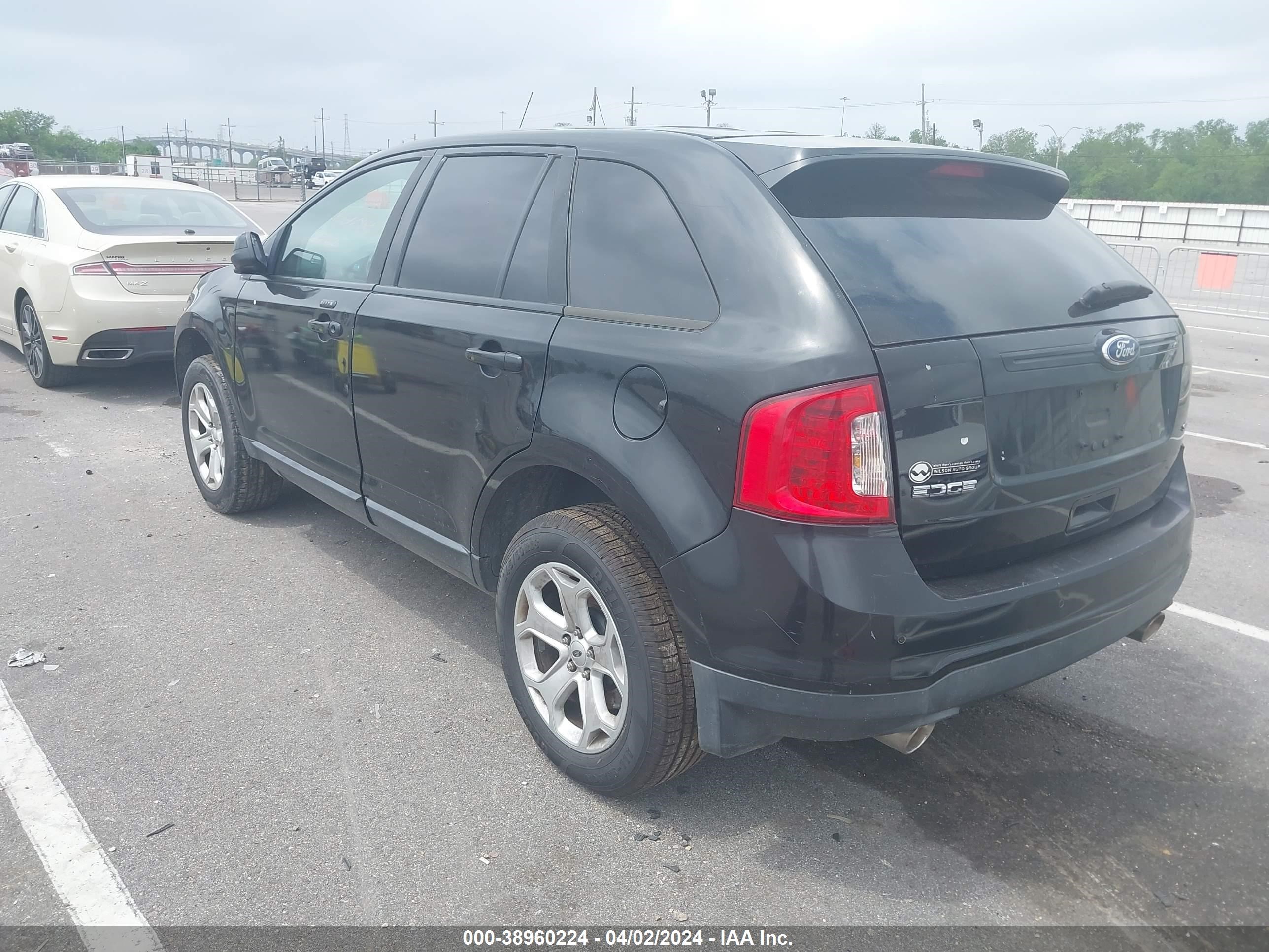 Photo 2 VIN: 2FMDK3JC4CBA56334 - FORD EDGE 