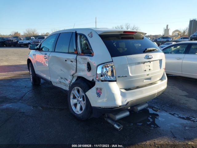 Photo 2 VIN: 2FMDK3JC5BBA00885 - FORD EDGE 