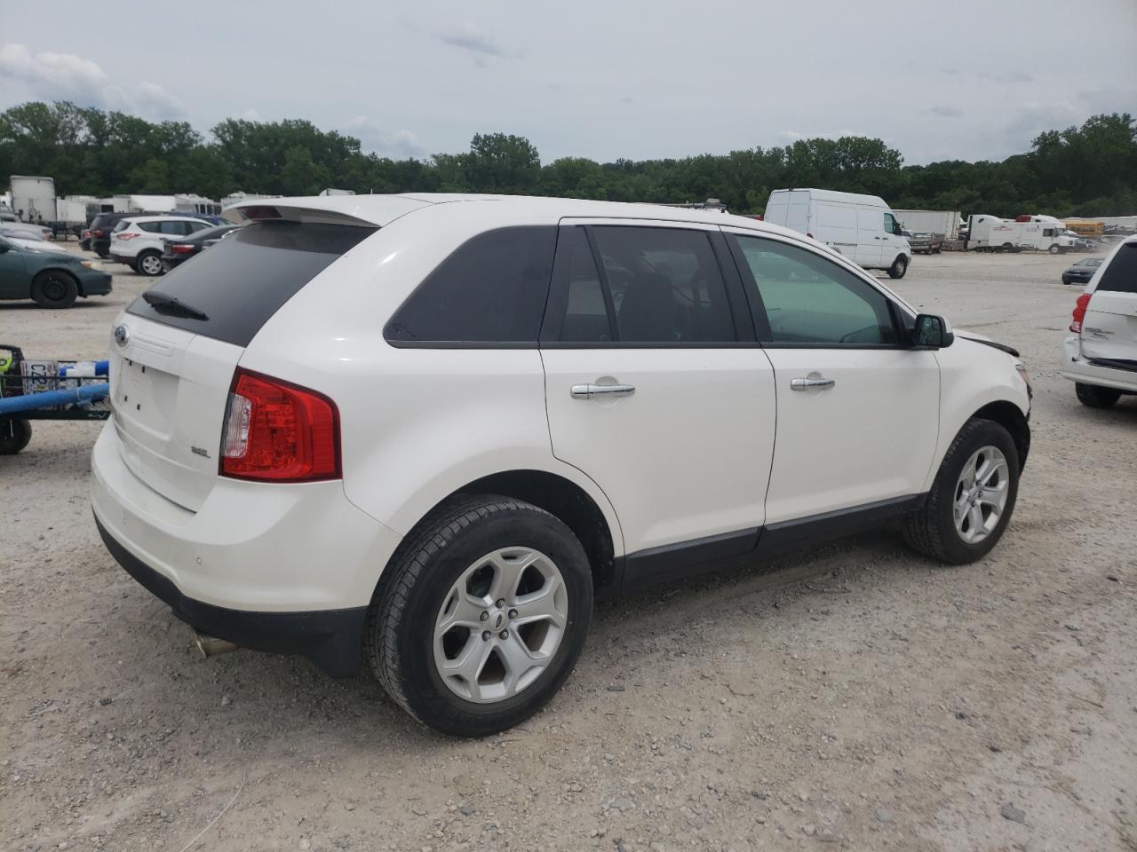 Photo 2 VIN: 2FMDK3JC5BBB38667 - FORD EDGE 