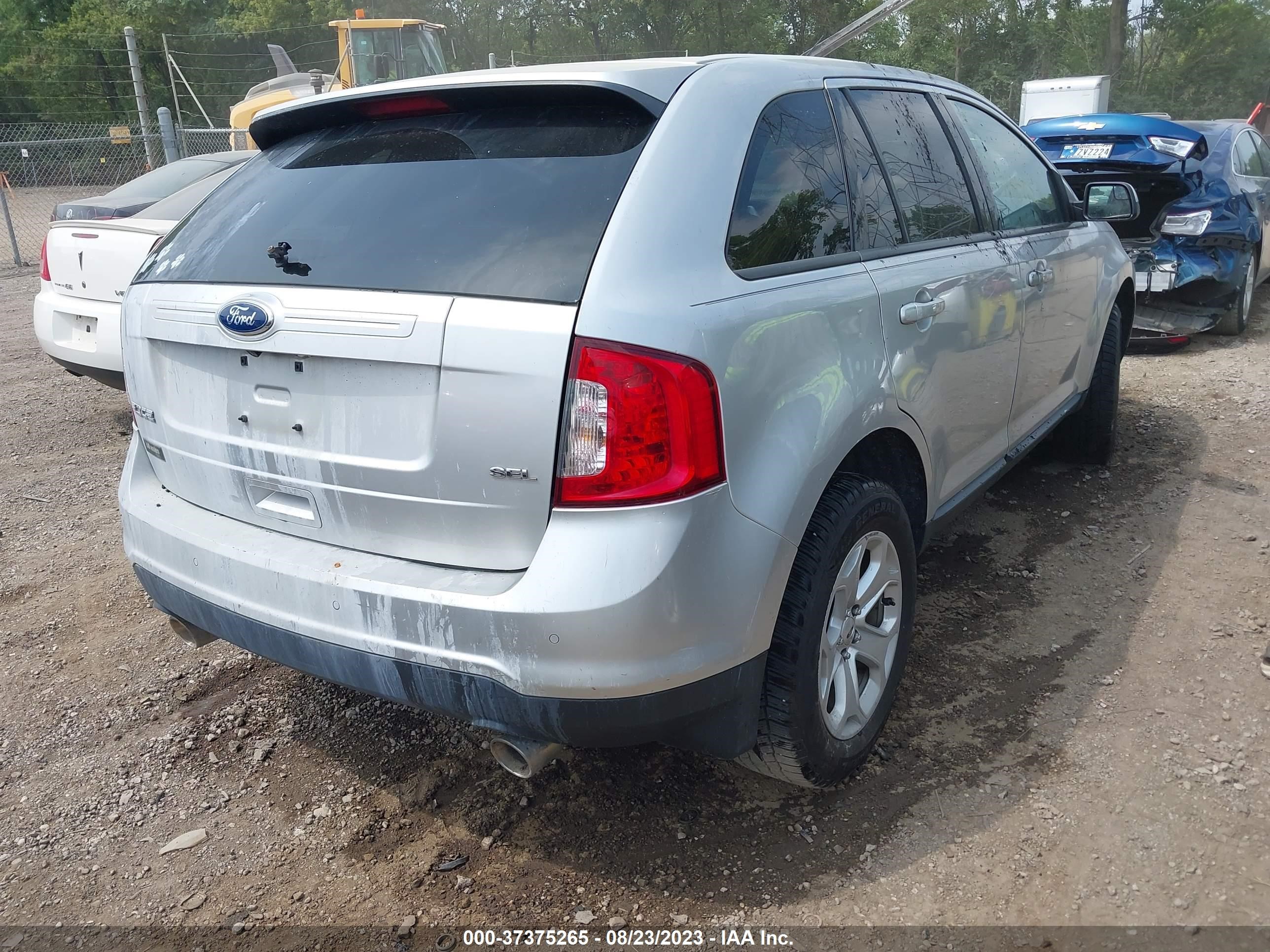 Photo 3 VIN: 2FMDK3JC8CBA68826 - FORD EDGE 