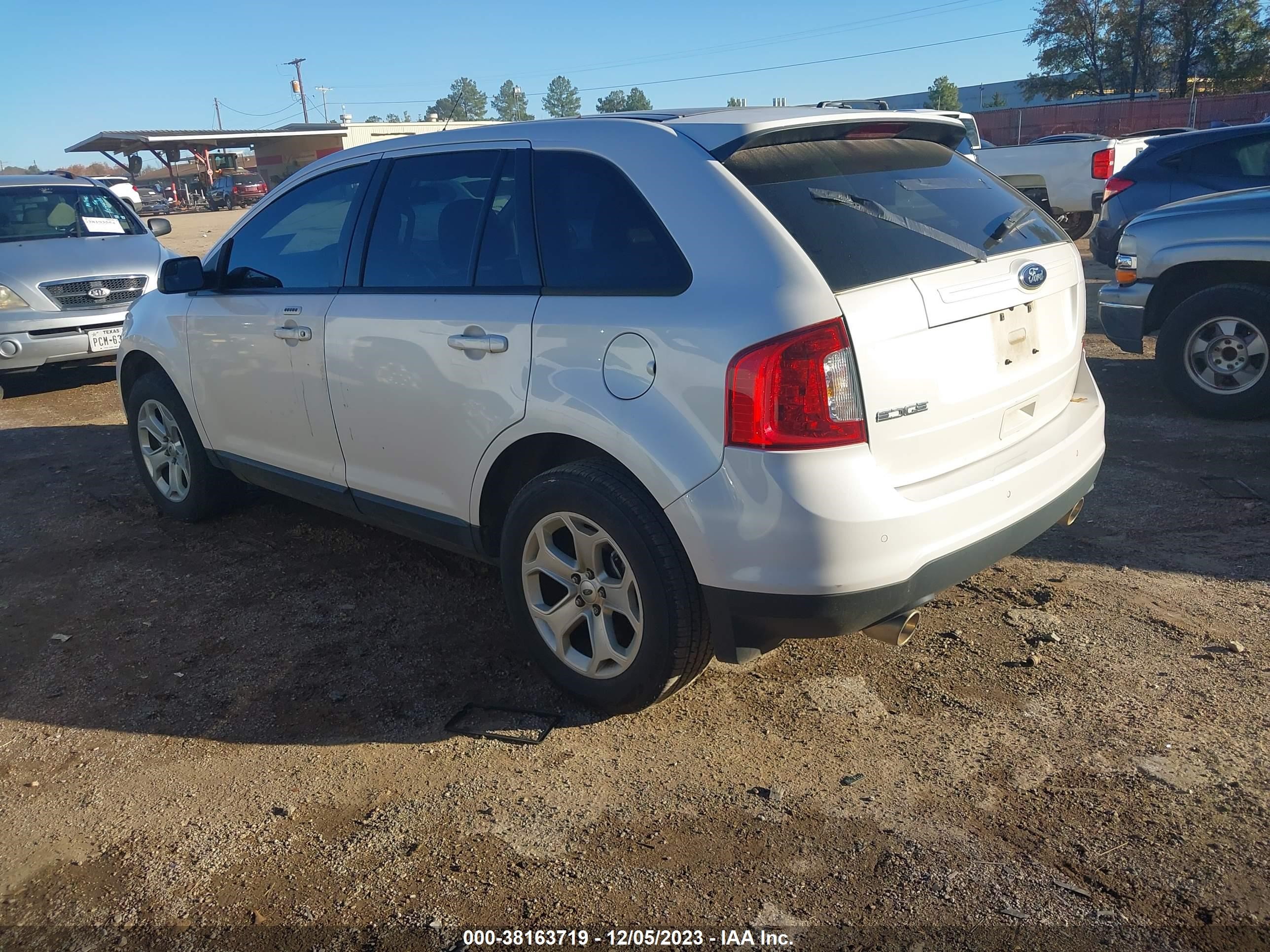 Photo 2 VIN: 2FMDK3JCXDBA05308 - FORD EDGE 