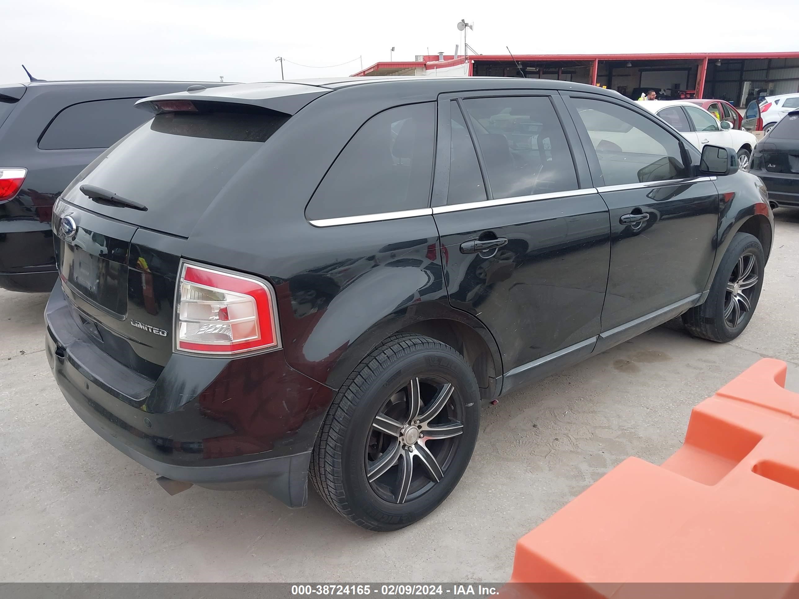 Photo 3 VIN: 2FMDK3KC0ABA69240 - FORD EDGE 