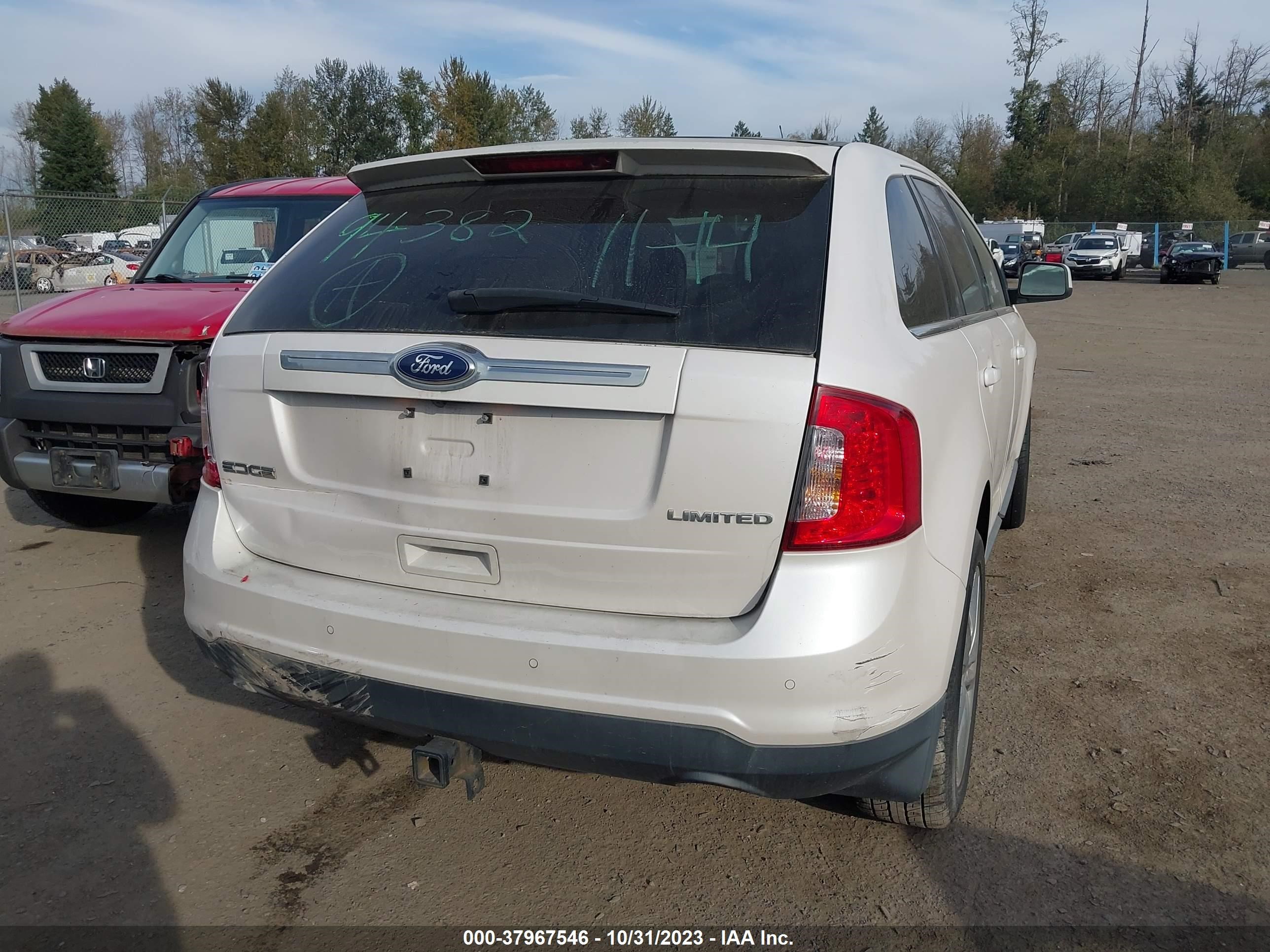 Photo 3 VIN: 2FMDK3KC3BBA71517 - FORD EDGE 