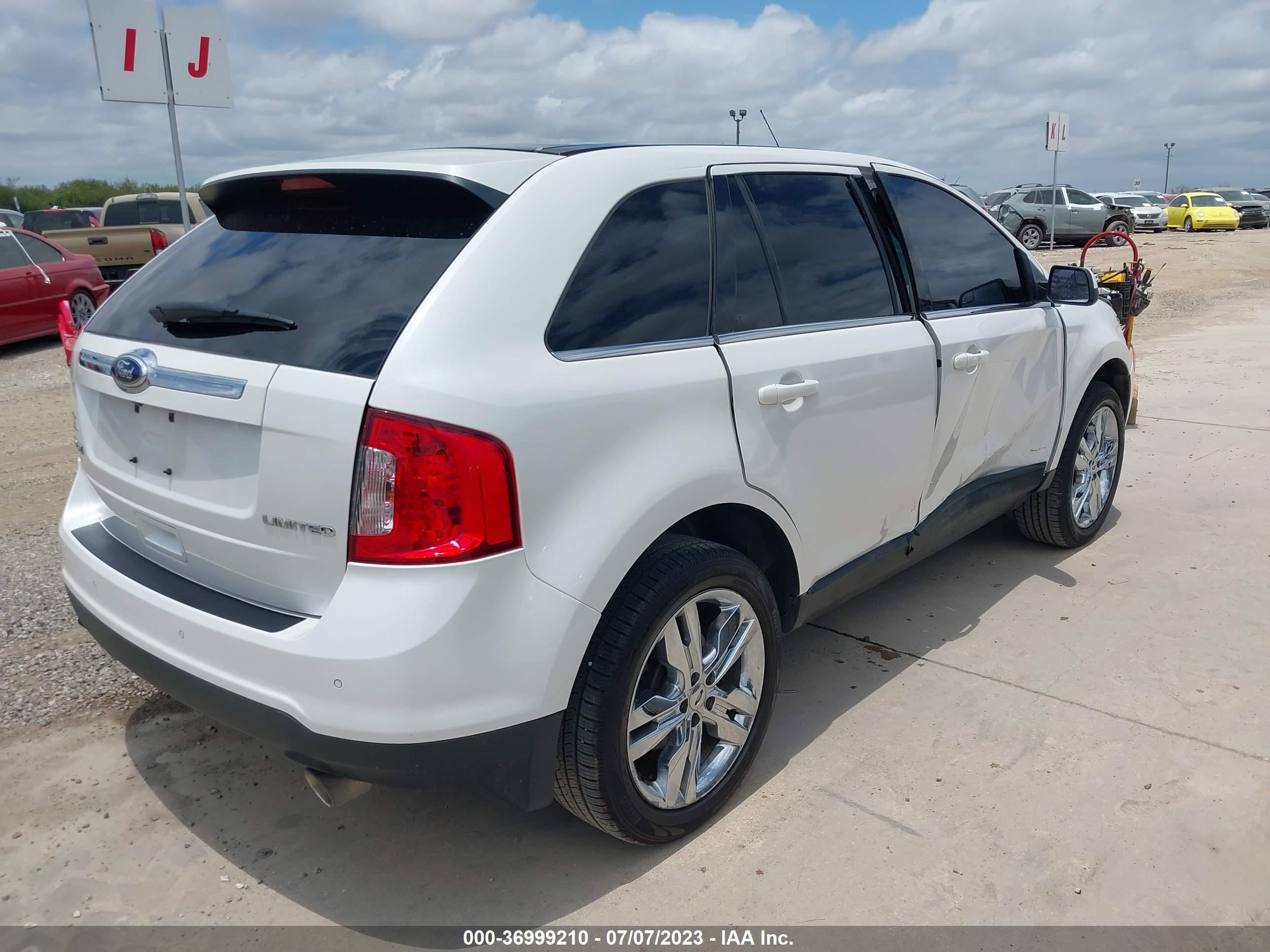 Photo 3 VIN: 2FMDK3KC3DBB25465 - FORD EDGE 