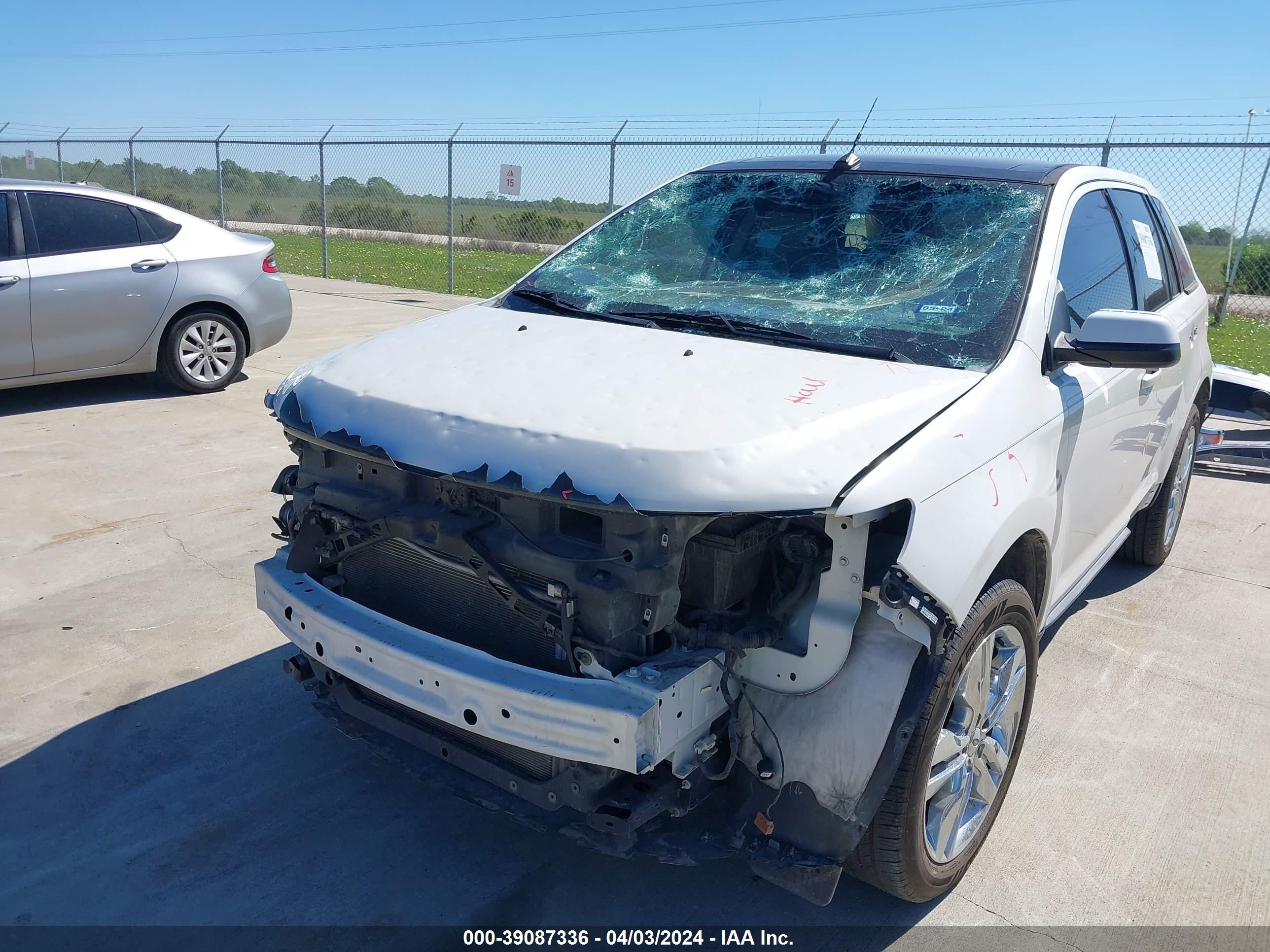 Photo 5 VIN: 2FMDK3KC4EBA50048 - FORD EDGE 