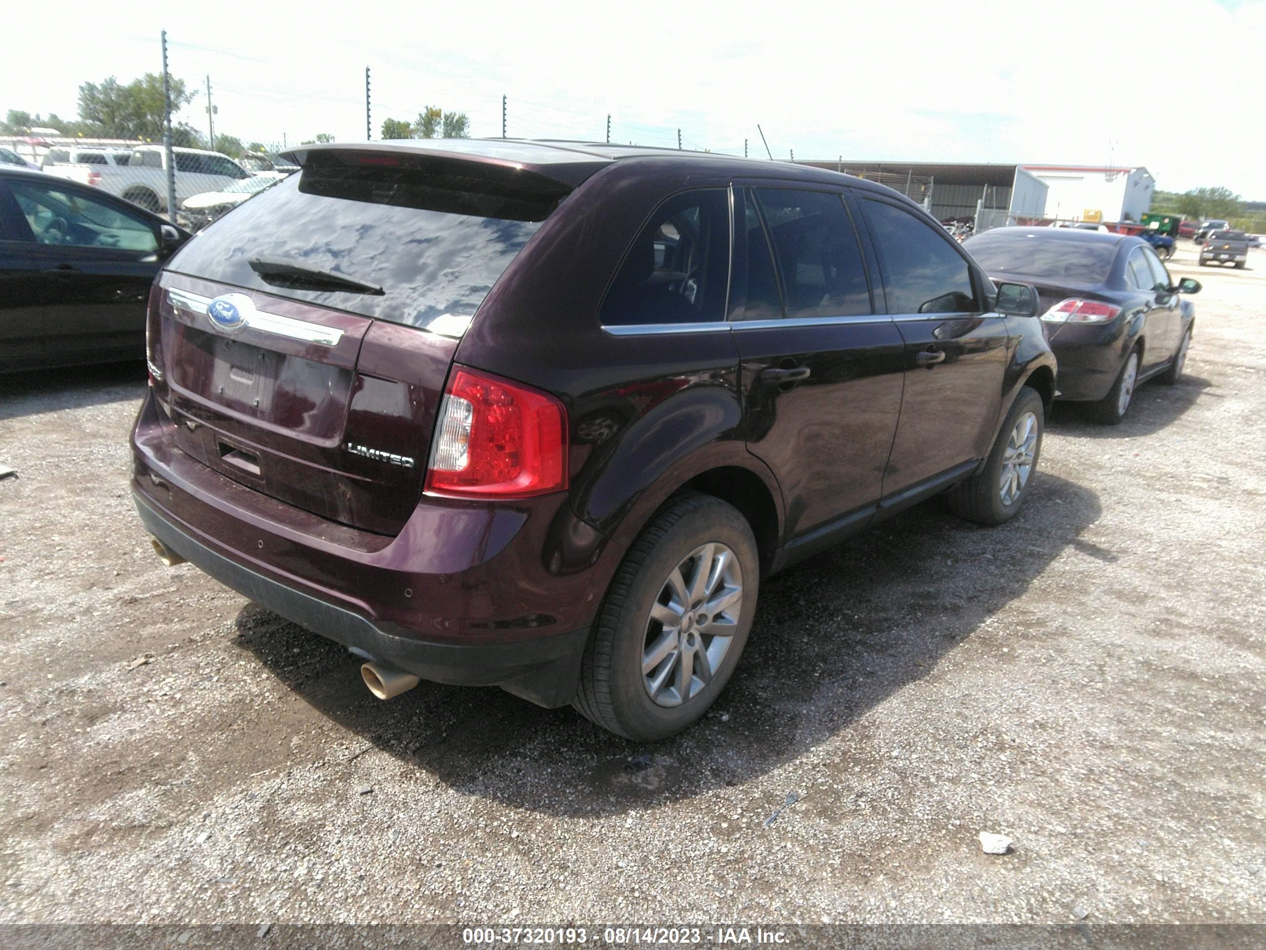 Photo 3 VIN: 2FMDK3KC5BBB03111 - FORD EDGE 