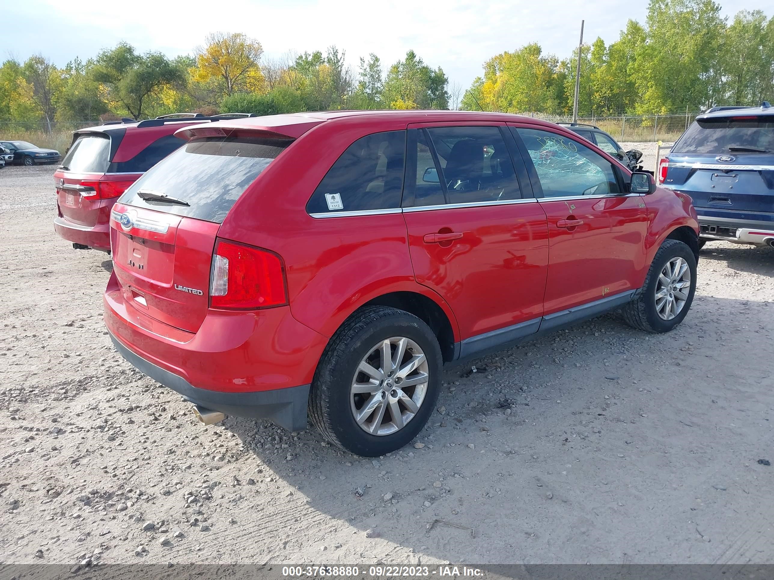 Photo 3 VIN: 2FMDK3KCXBBB06439 - FORD EDGE 