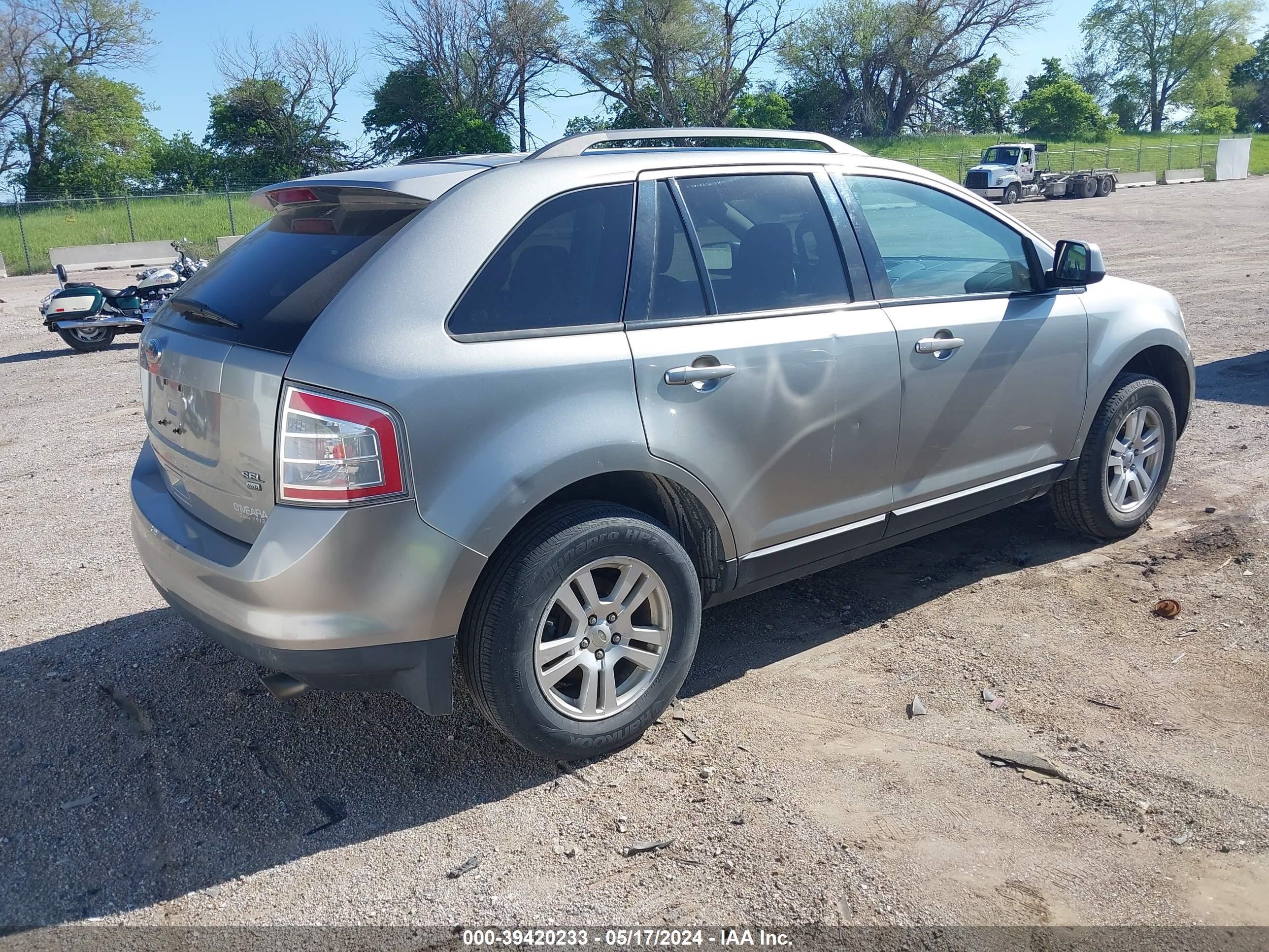 Photo 3 VIN: 2FMDK48C18BA09359 - FORD EDGE 