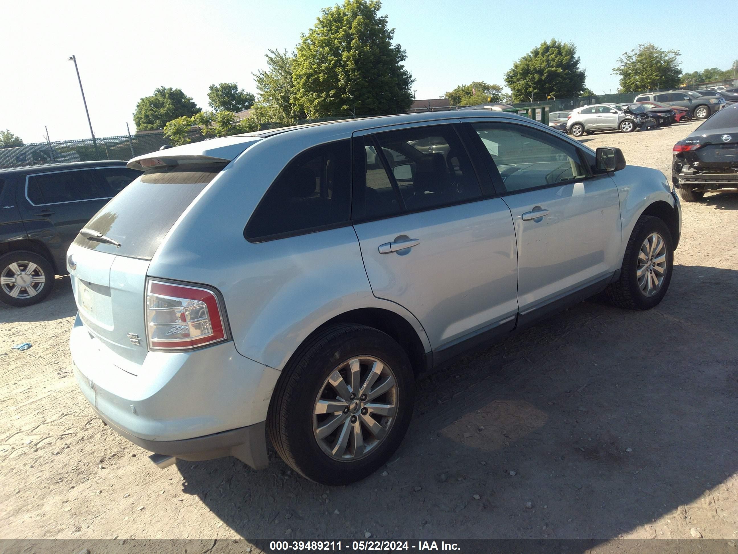 Photo 3 VIN: 2FMDK48C48BA05919 - FORD EDGE 