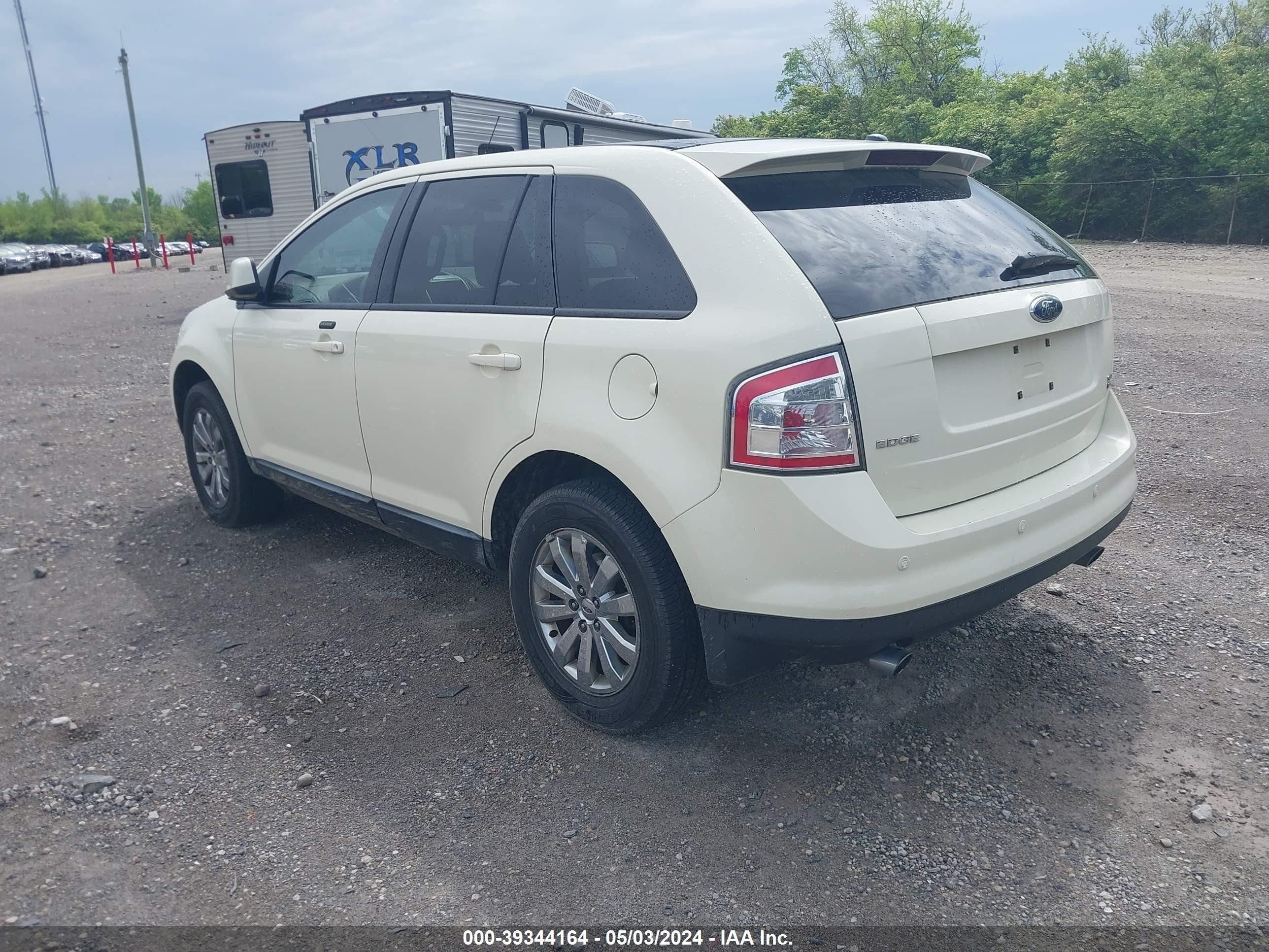 Photo 2 VIN: 2FMDK49C37BB42945 - FORD EDGE 