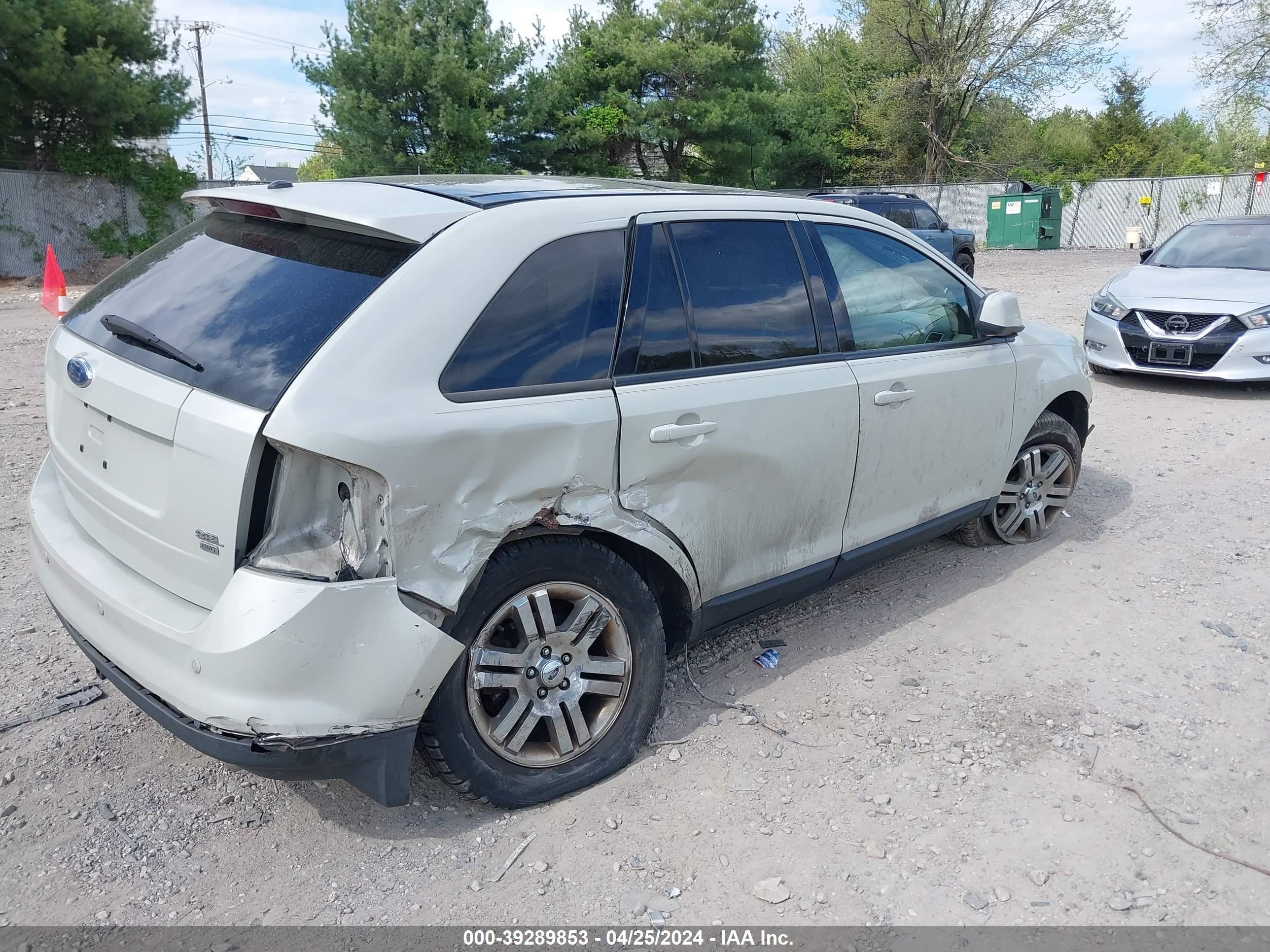 Photo 3 VIN: 2FMDK49C37BB49314 - FORD EDGE 