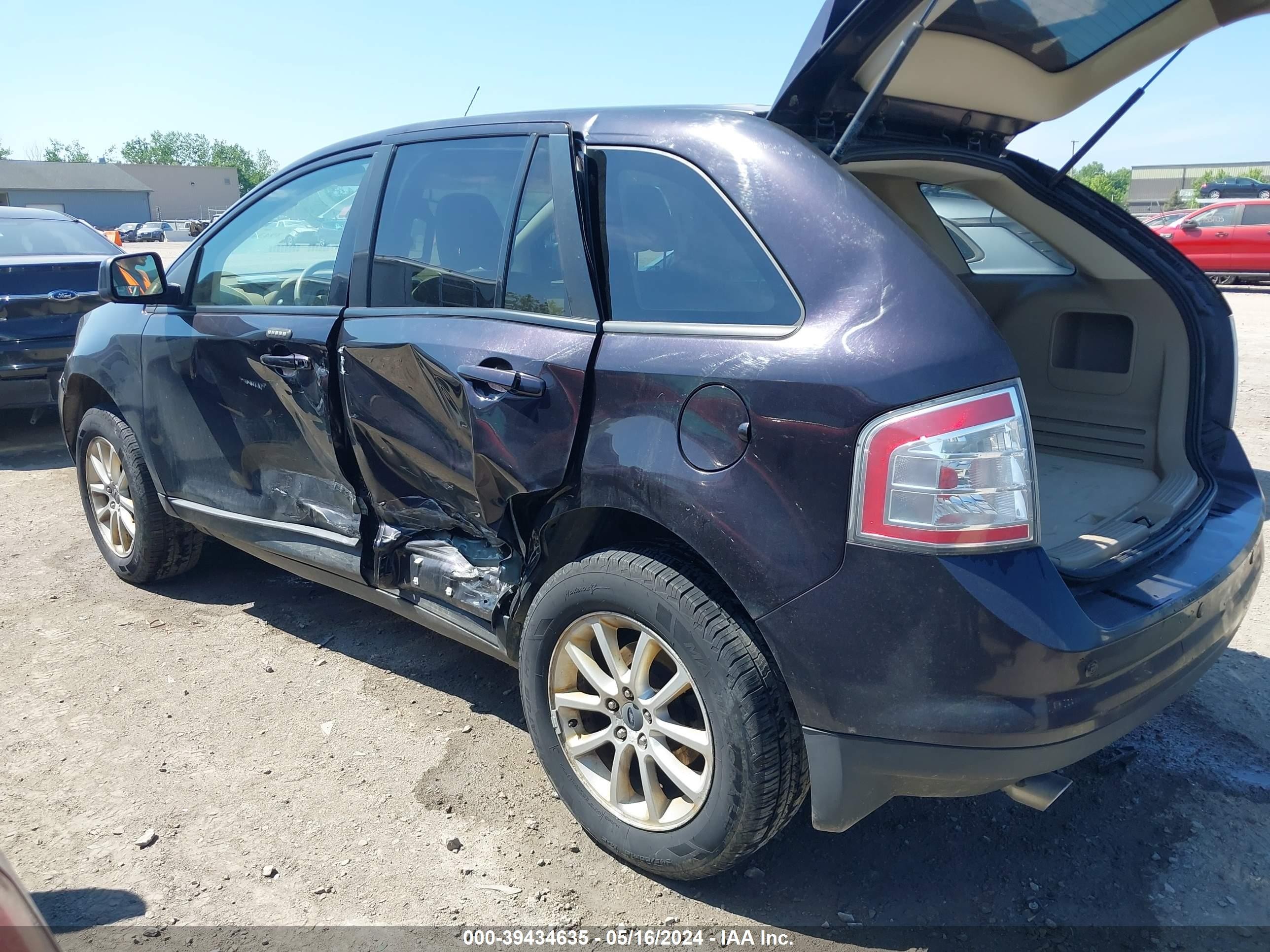 Photo 2 VIN: 2FMDK49C87BB62124 - FORD EDGE 