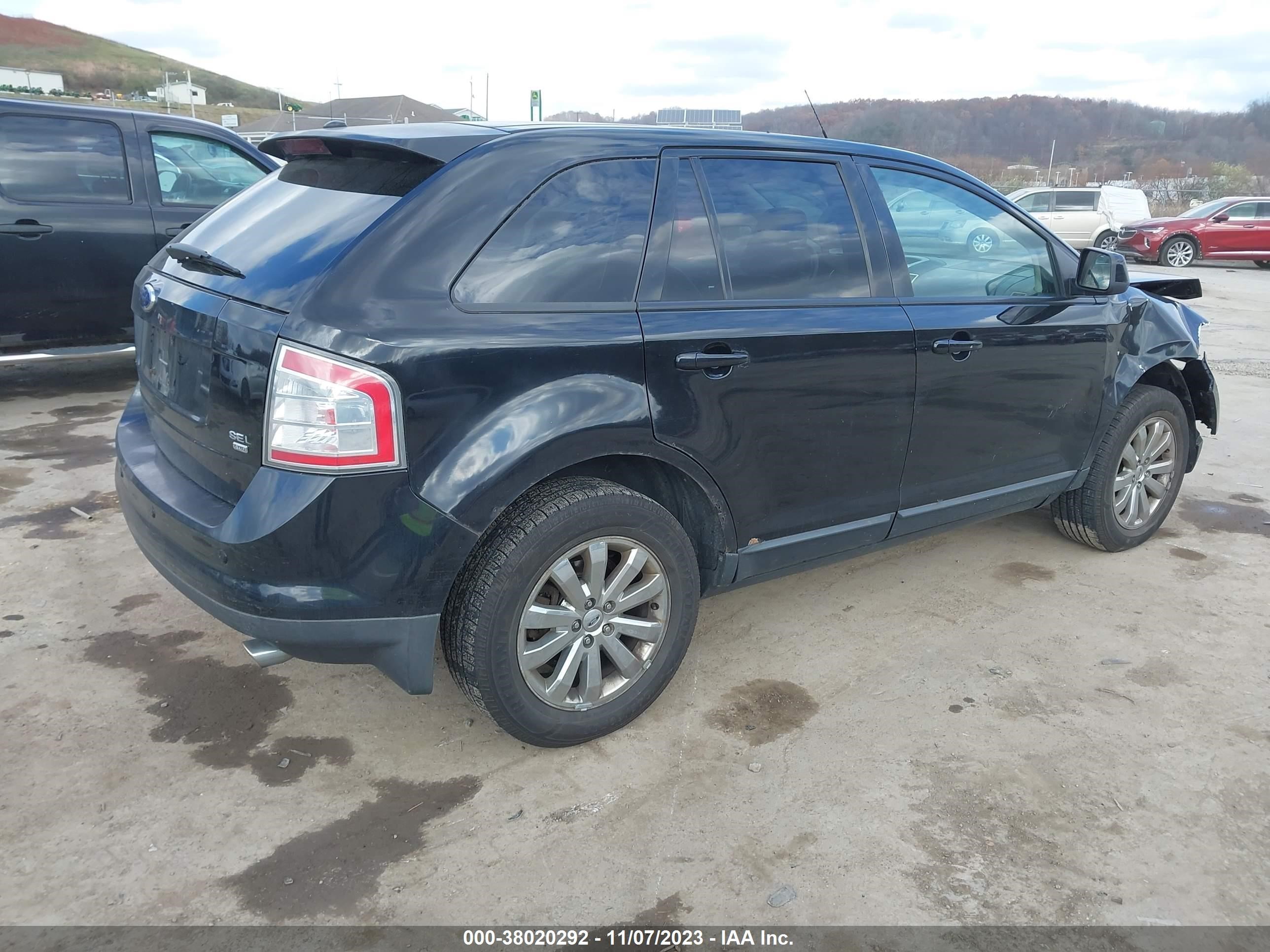 Photo 3 VIN: 2FMDK49CX7BB41453 - FORD EDGE 