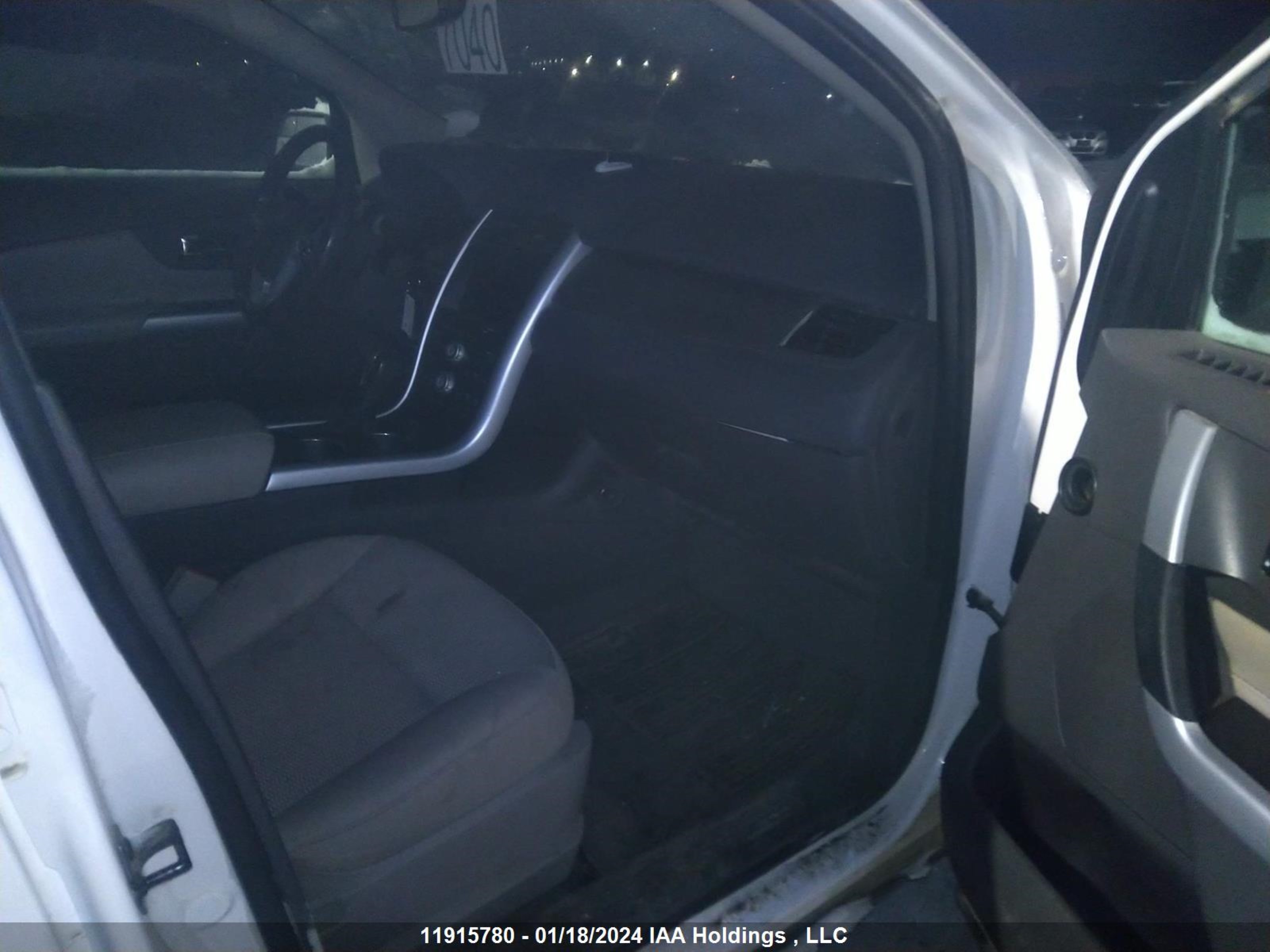 Photo 4 VIN: 2FMDK4JC4DBA38651 - FORD EDGE 