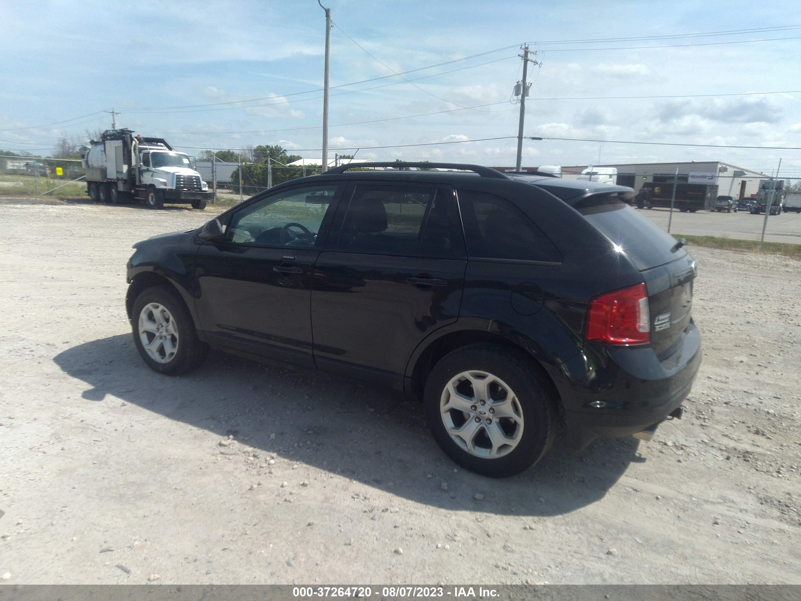 Photo 2 VIN: 2FMDK4JC5DBB71547 - FORD EDGE 