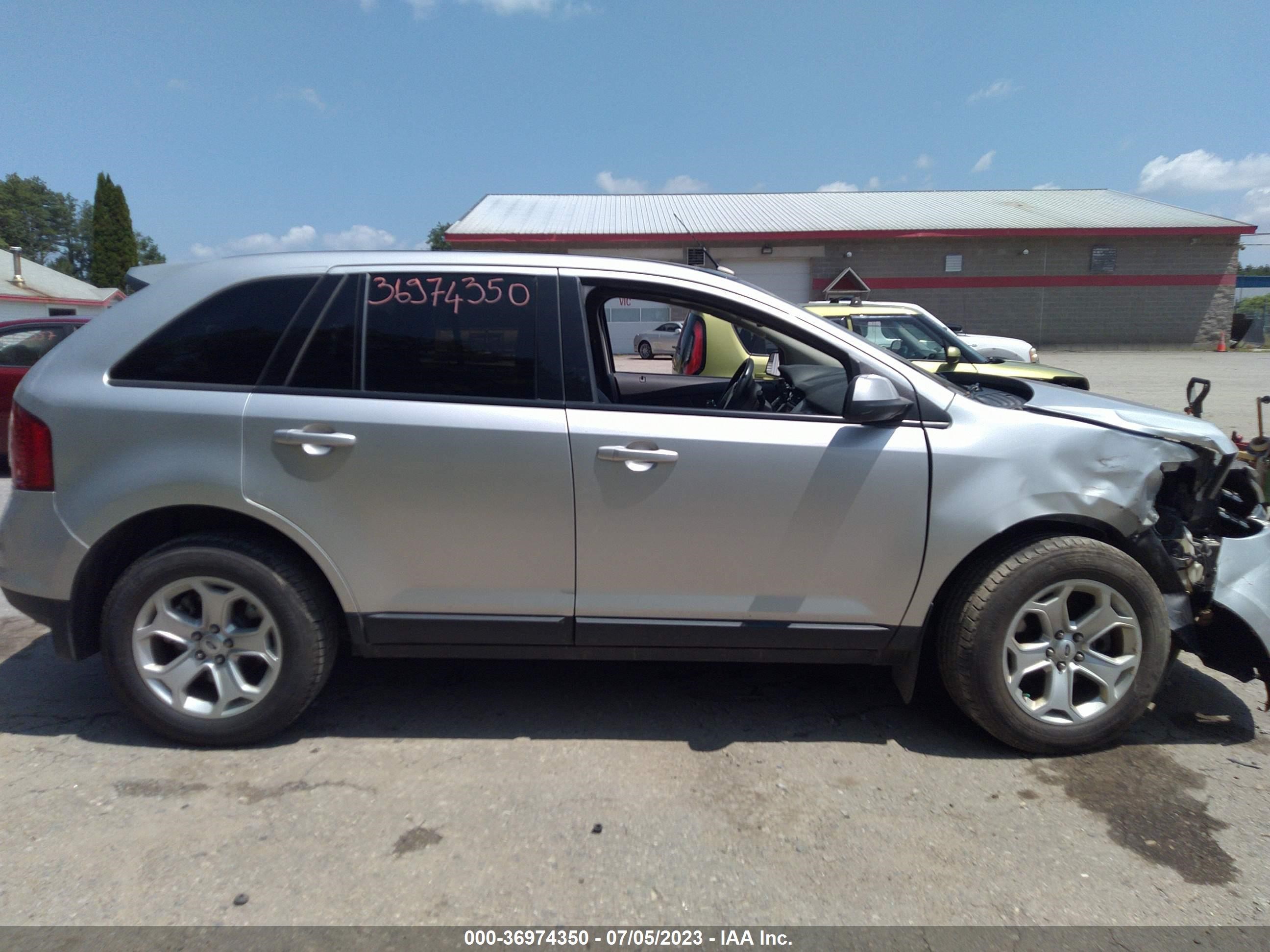 Photo 12 VIN: 2FMDK4JCXDBC15008 - FORD EDGE 