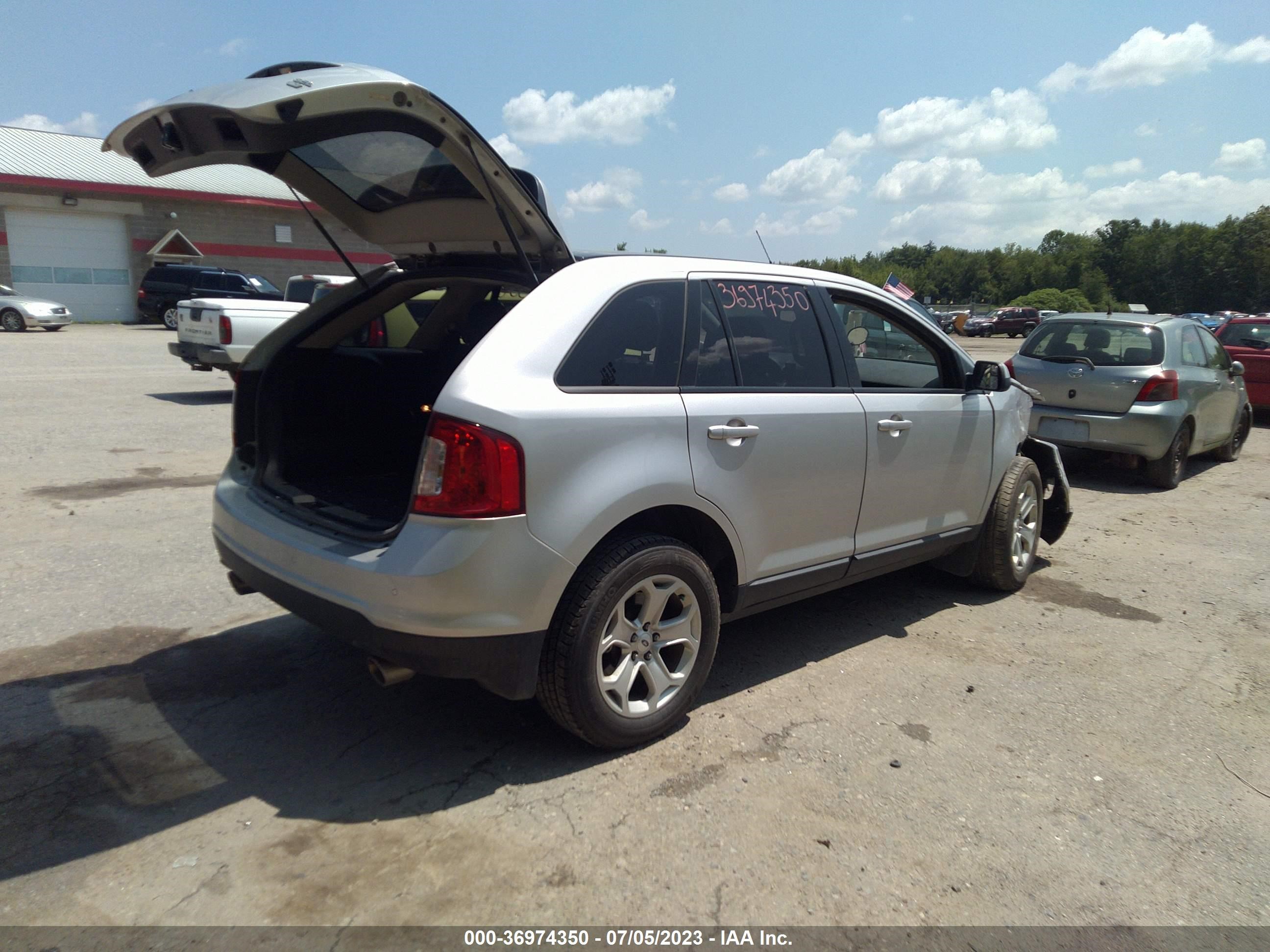 Photo 3 VIN: 2FMDK4JCXDBC15008 - FORD EDGE 