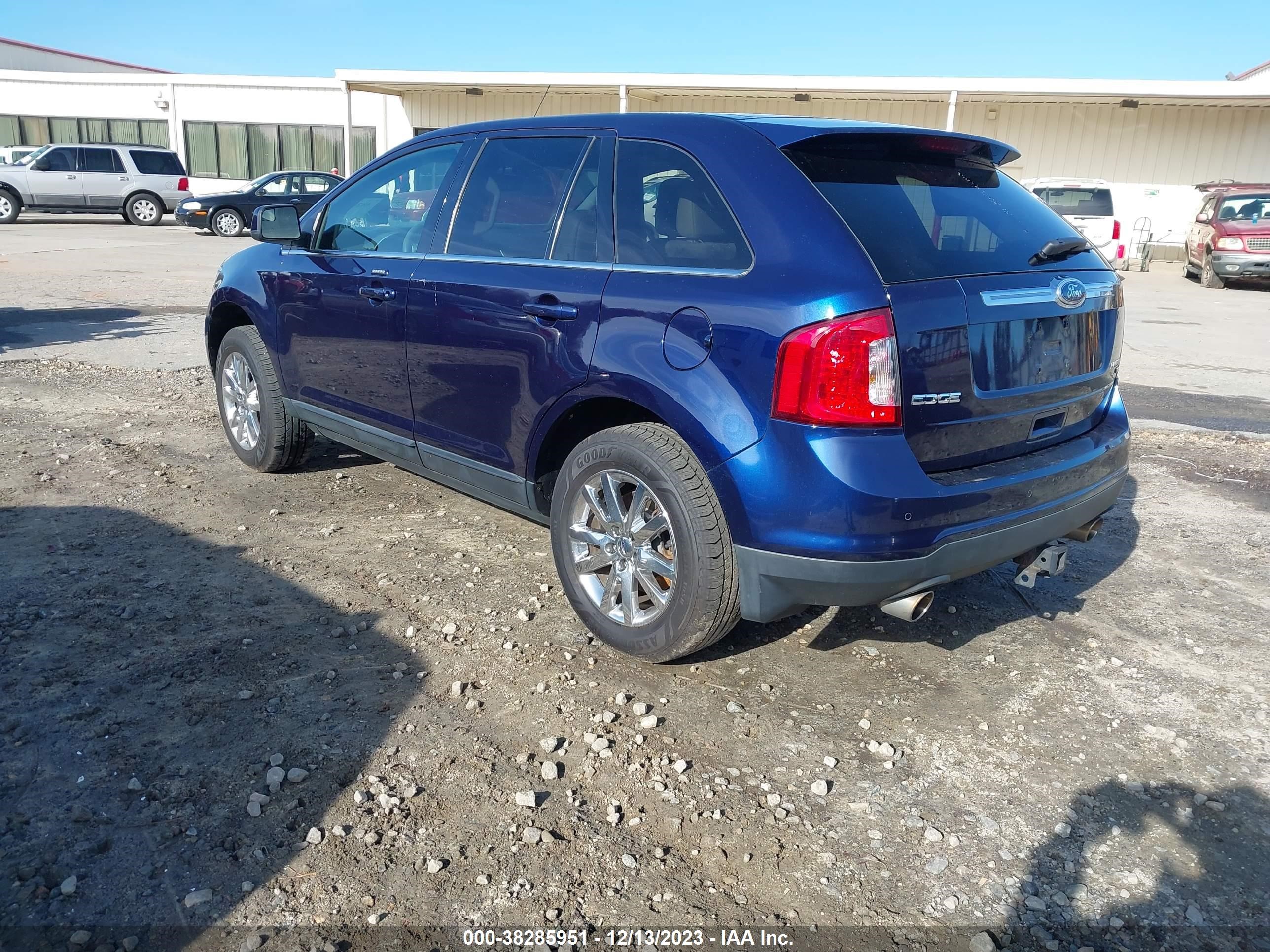 Photo 2 VIN: 2FMDK4KC8BBA01629 - FORD EDGE 