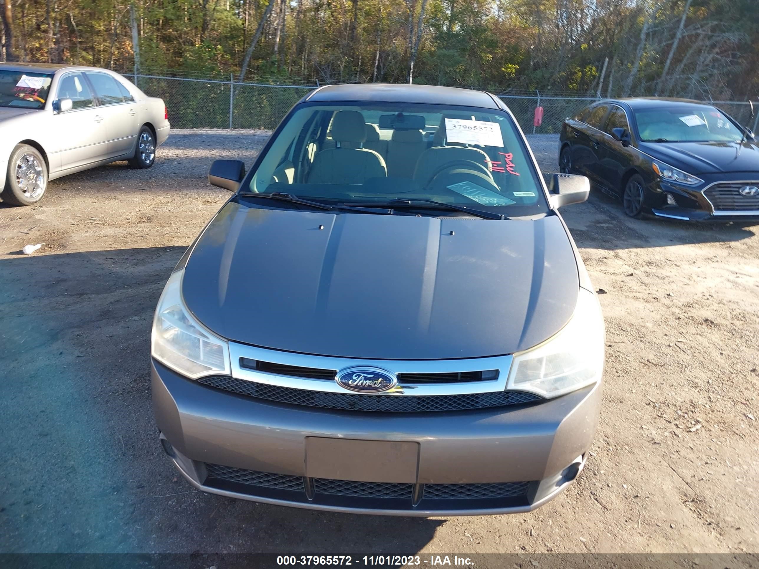 Photo 11 VIN: 2FMDK4KC9ABB12219 - FORD FOCUS 