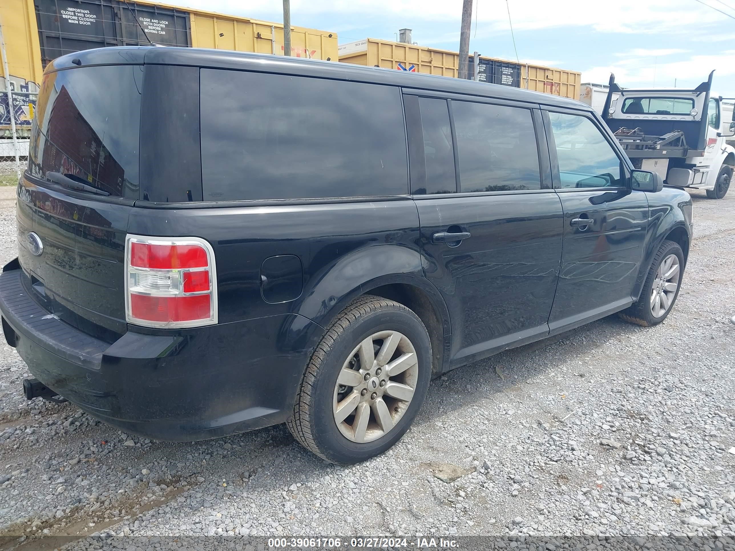 Photo 3 VIN: 2FMDK51C19BA00565 - FORD FLEX 